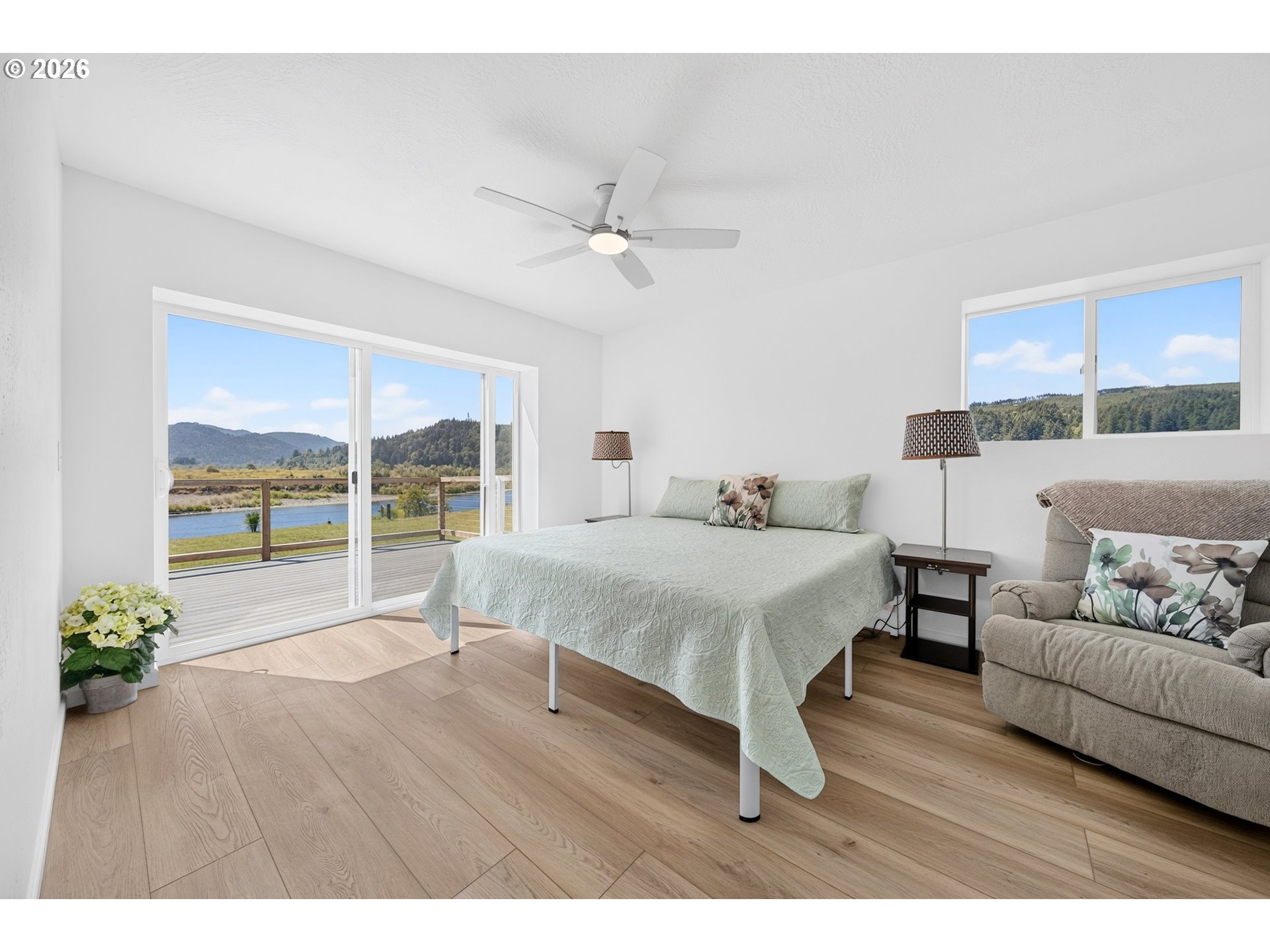 95452 N Bank Rogue River Rd Property Photo 15