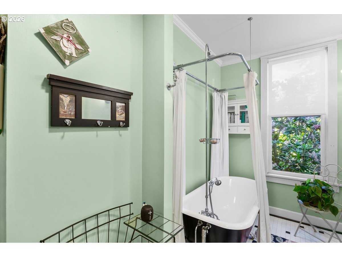 511 Oak St Property Photo 18