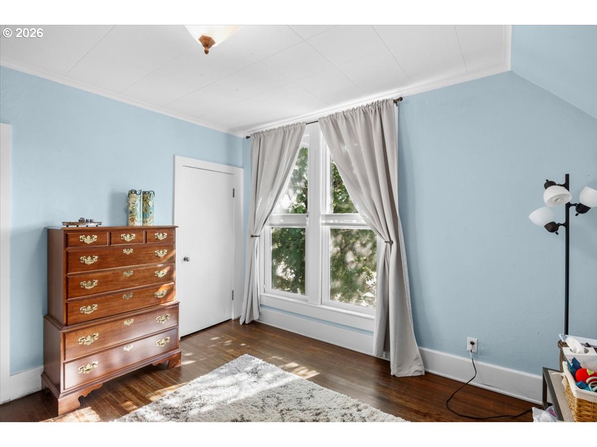 511 Oak St Property Photo 25