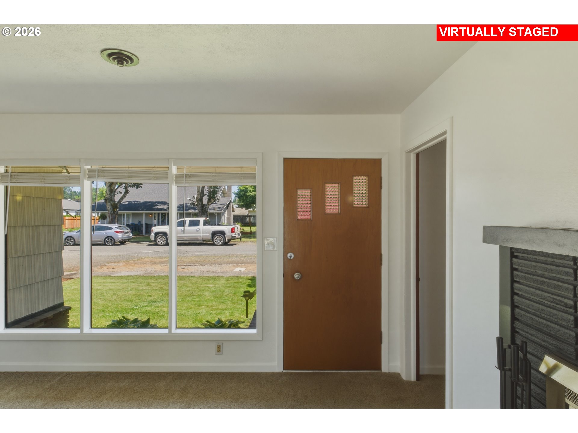 1137 N 4th Ave Property Photo 6