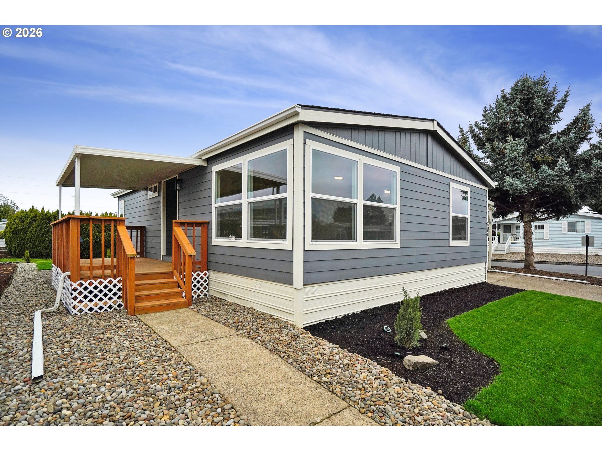 2768 Oakland Loop Se Property Photo 1
