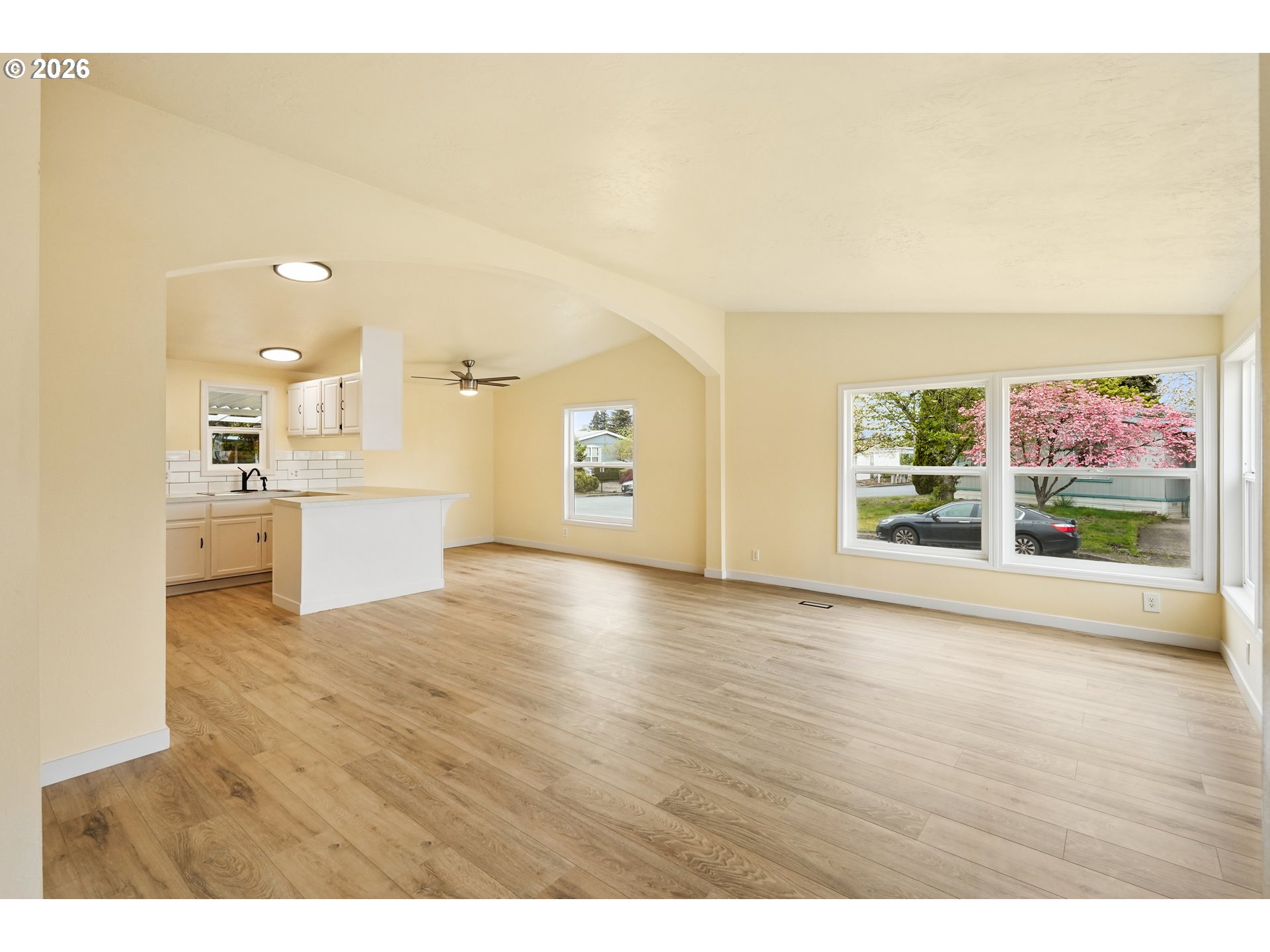 2768 Oakland Loop Se Property Photo 6