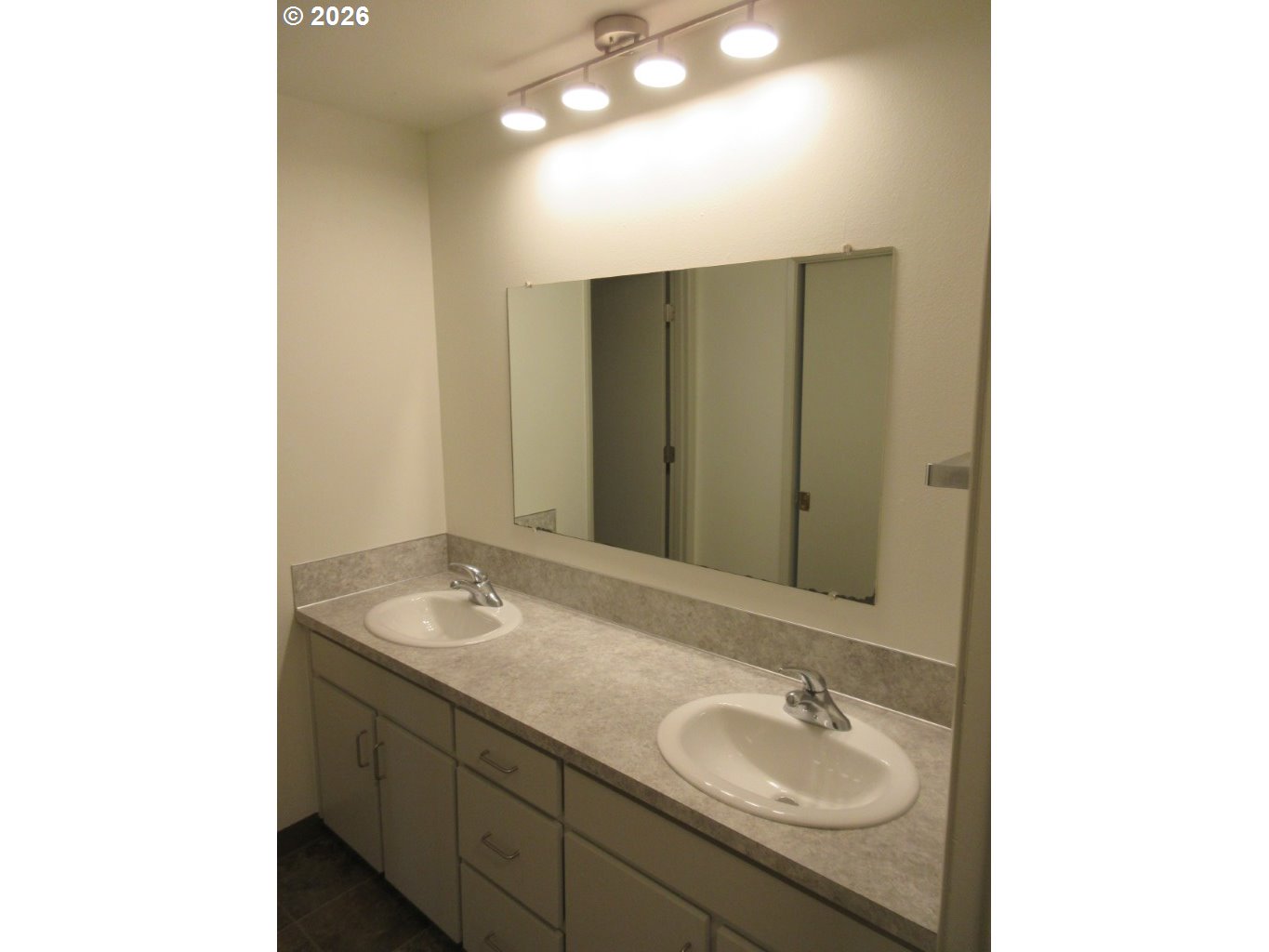 4541 Chippewa Ct Property Photo 6