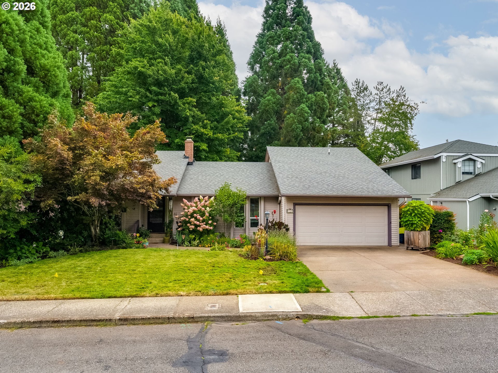 1765 Cinnamon Hill Dr Se Property Photo 2