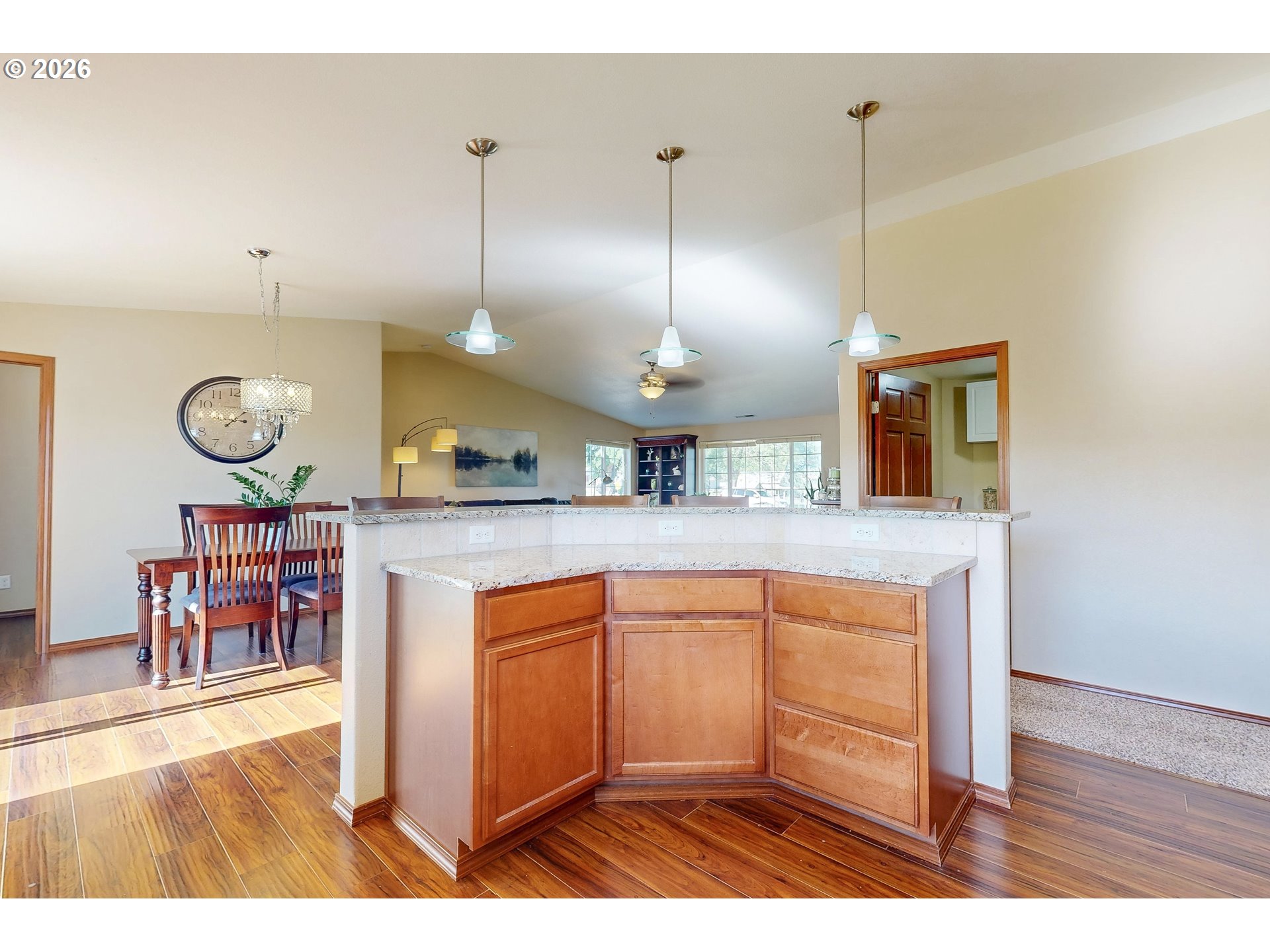 107 S Hill St Property Photo 15