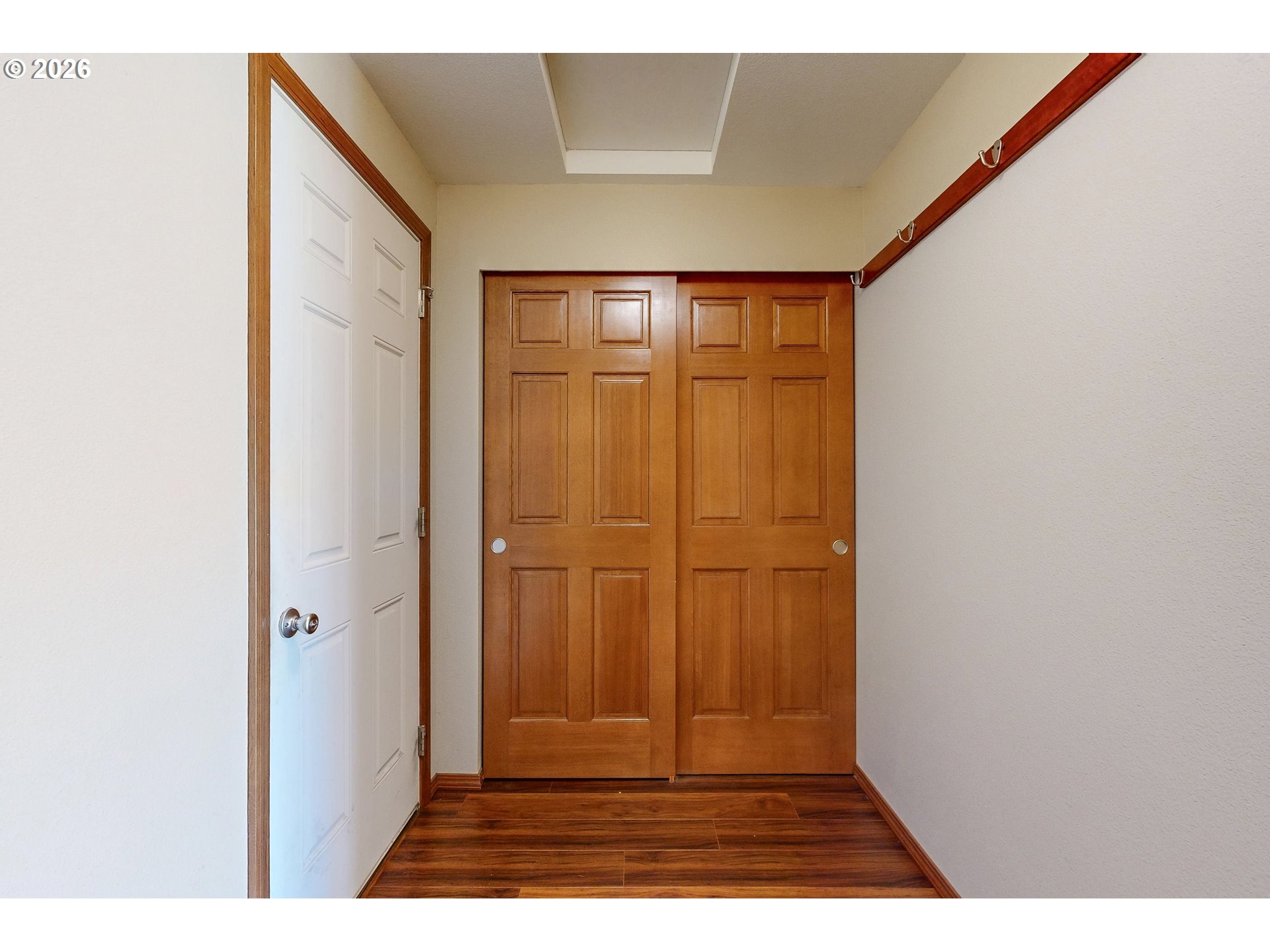 107 S Hill St Property Photo 18