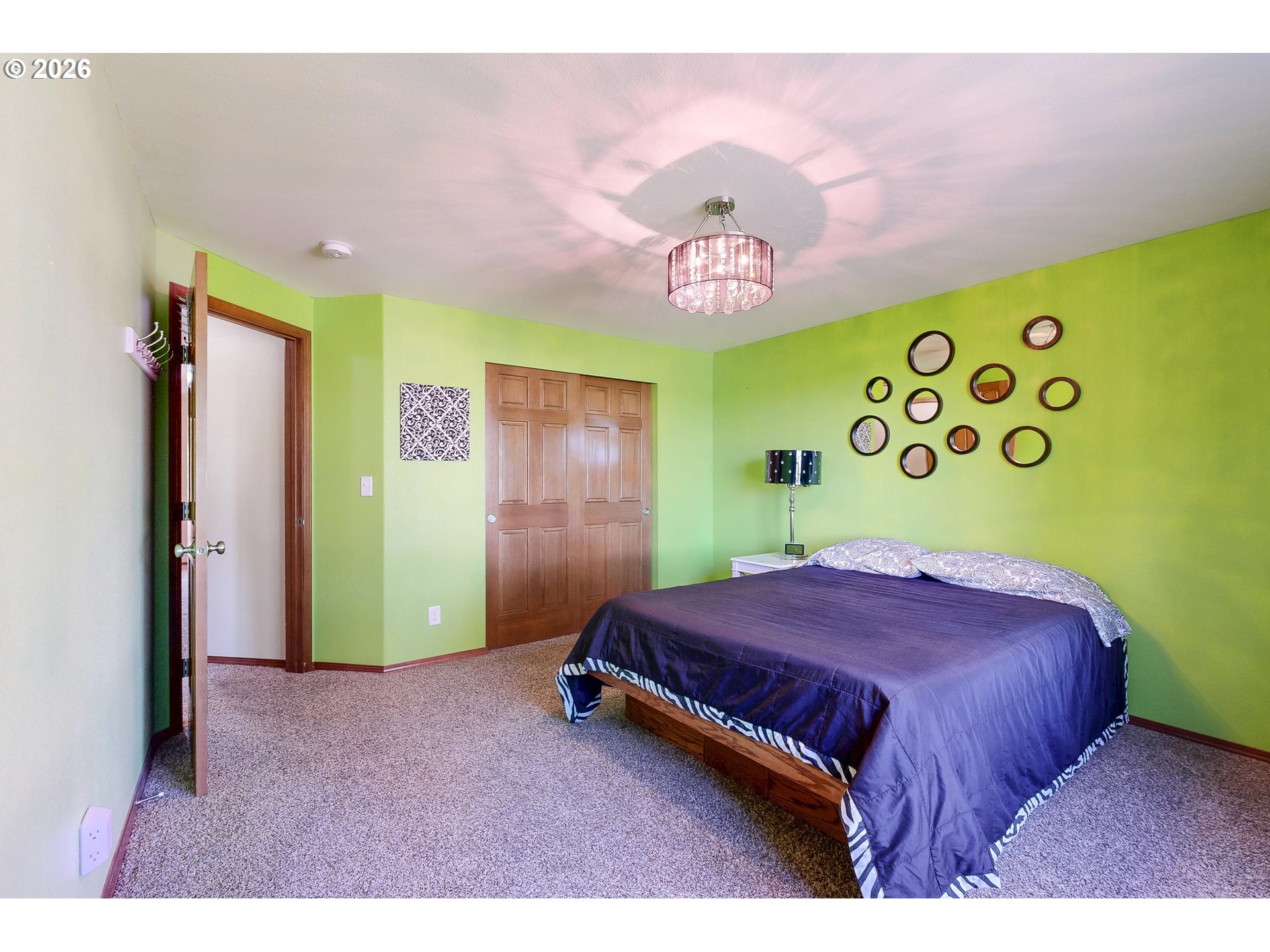 107 S Hill St Property Photo 27