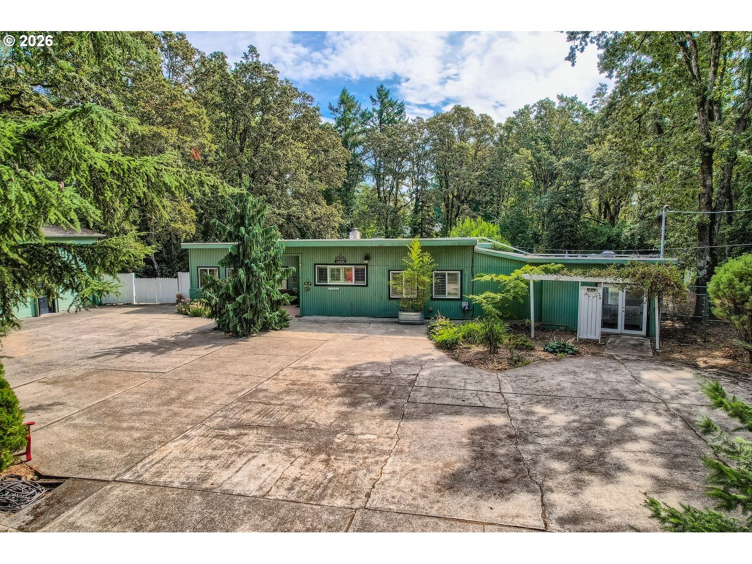 16620 SE HAMPSHIRE LN Property Photo 1