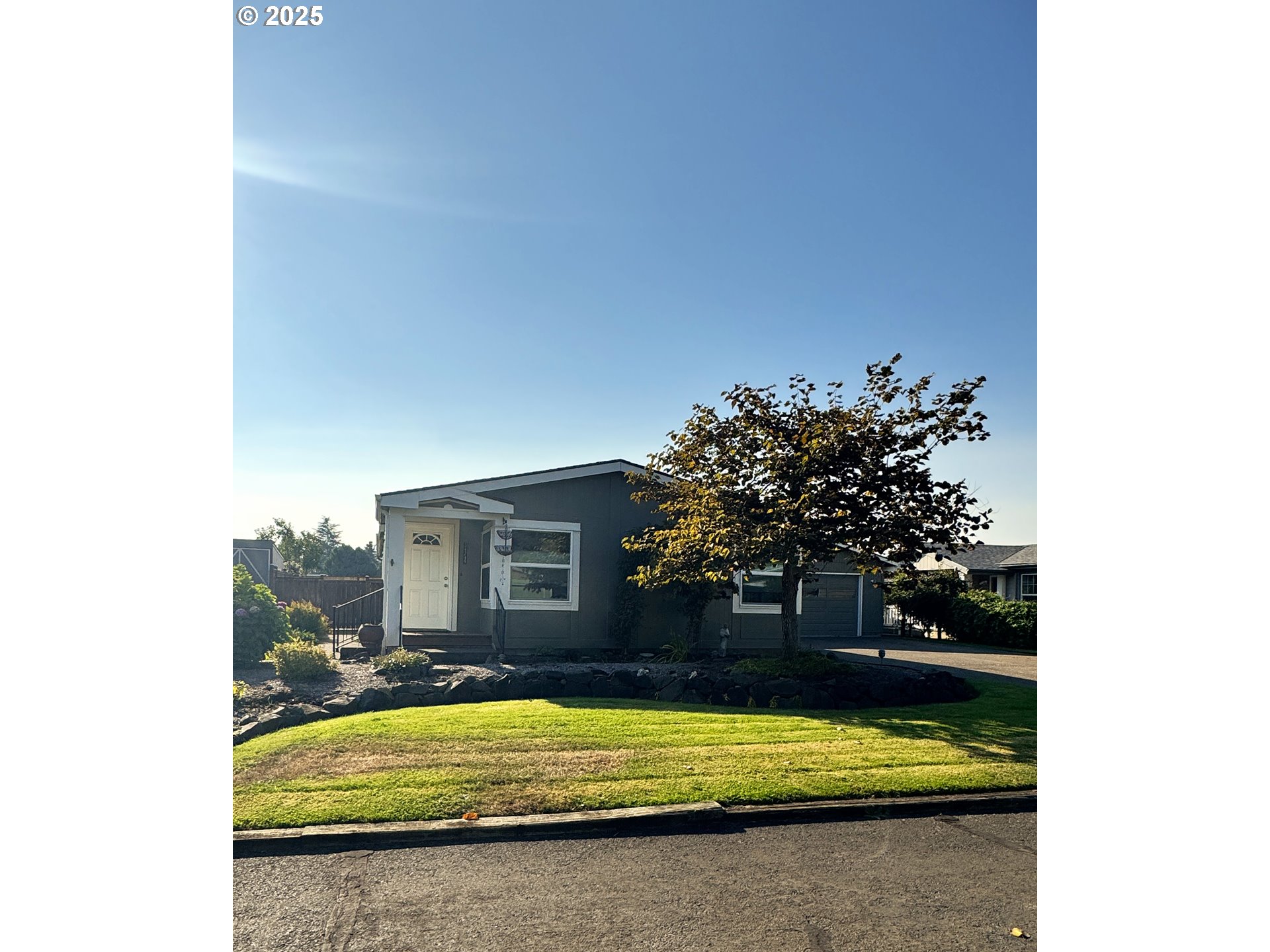 34749 Devonshire Dr Property Photo 1