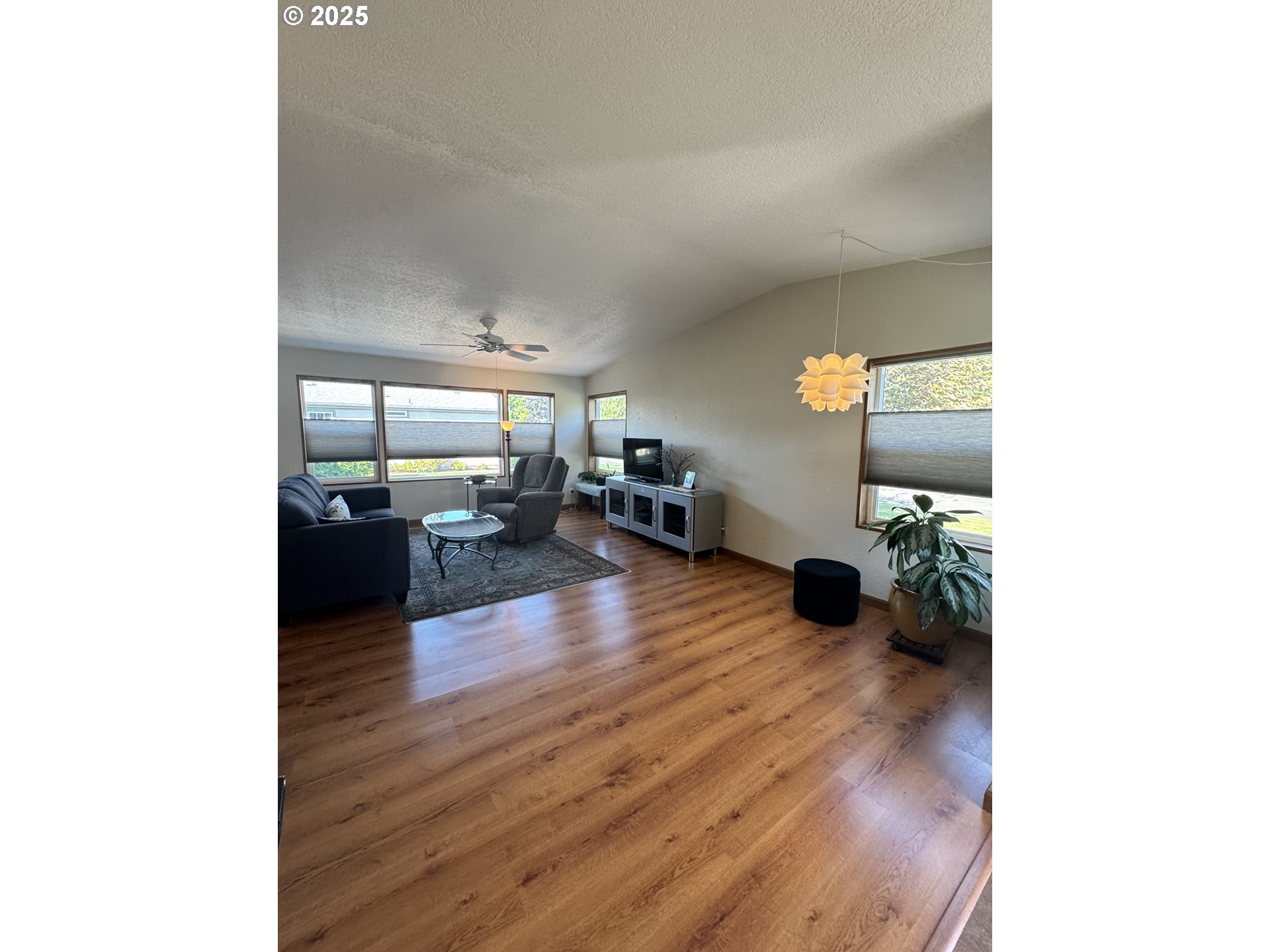 34749 Devonshire Dr Property Photo 5