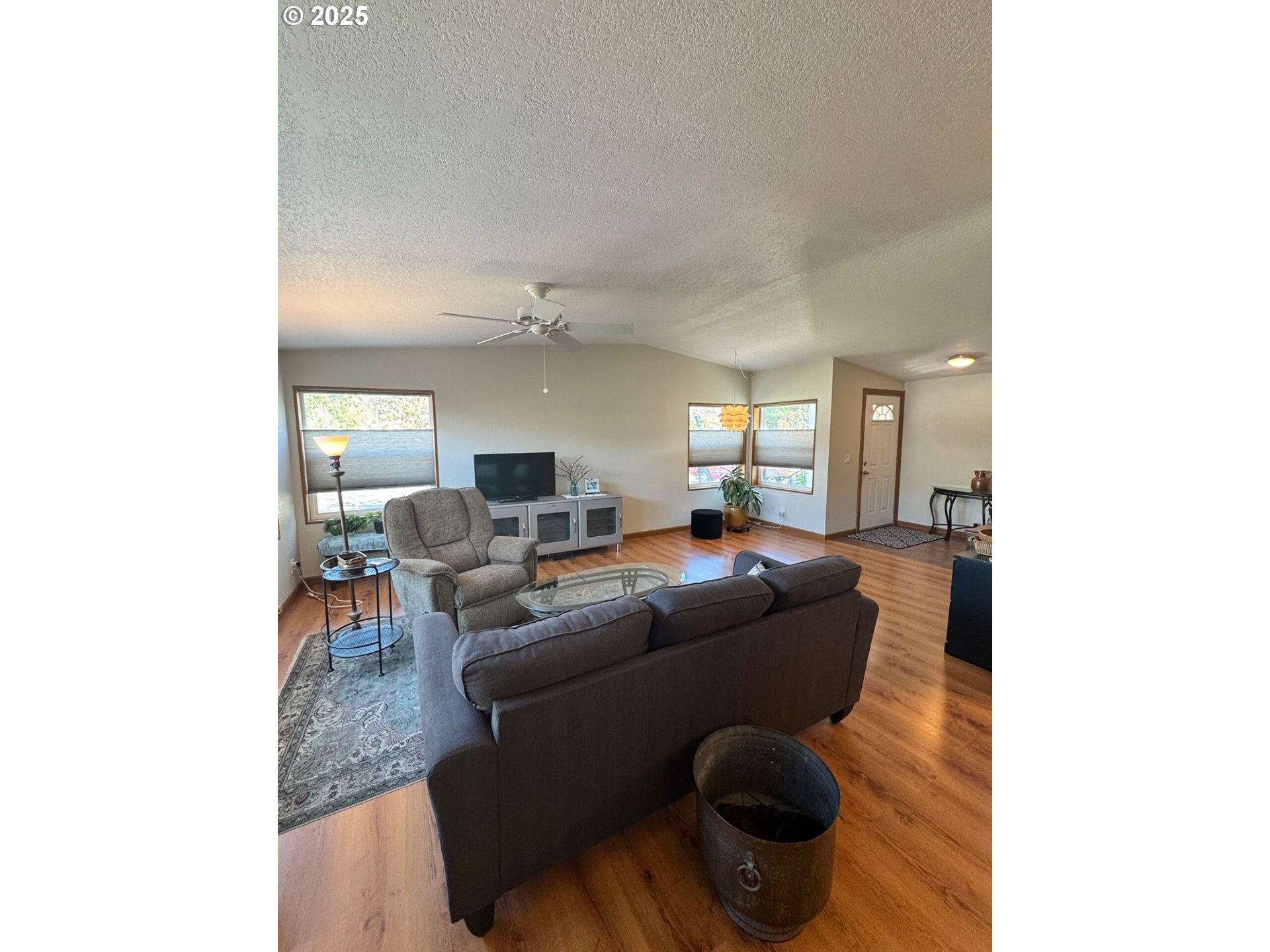 34749 Devonshire Dr Property Photo 6