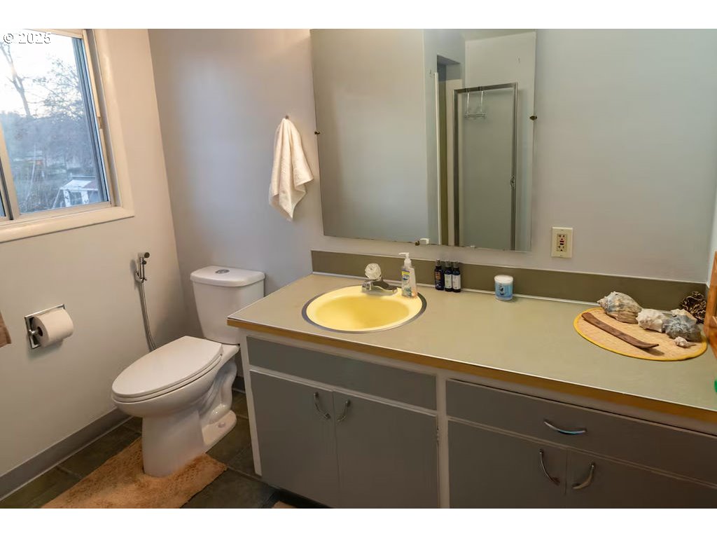 207 W D St Property Photo 23