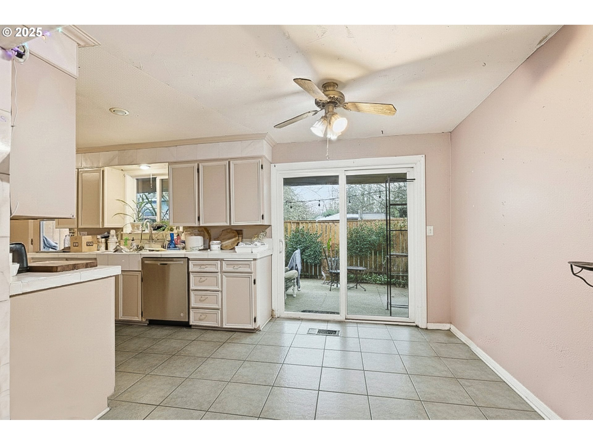 207 W D St Property Photo 32