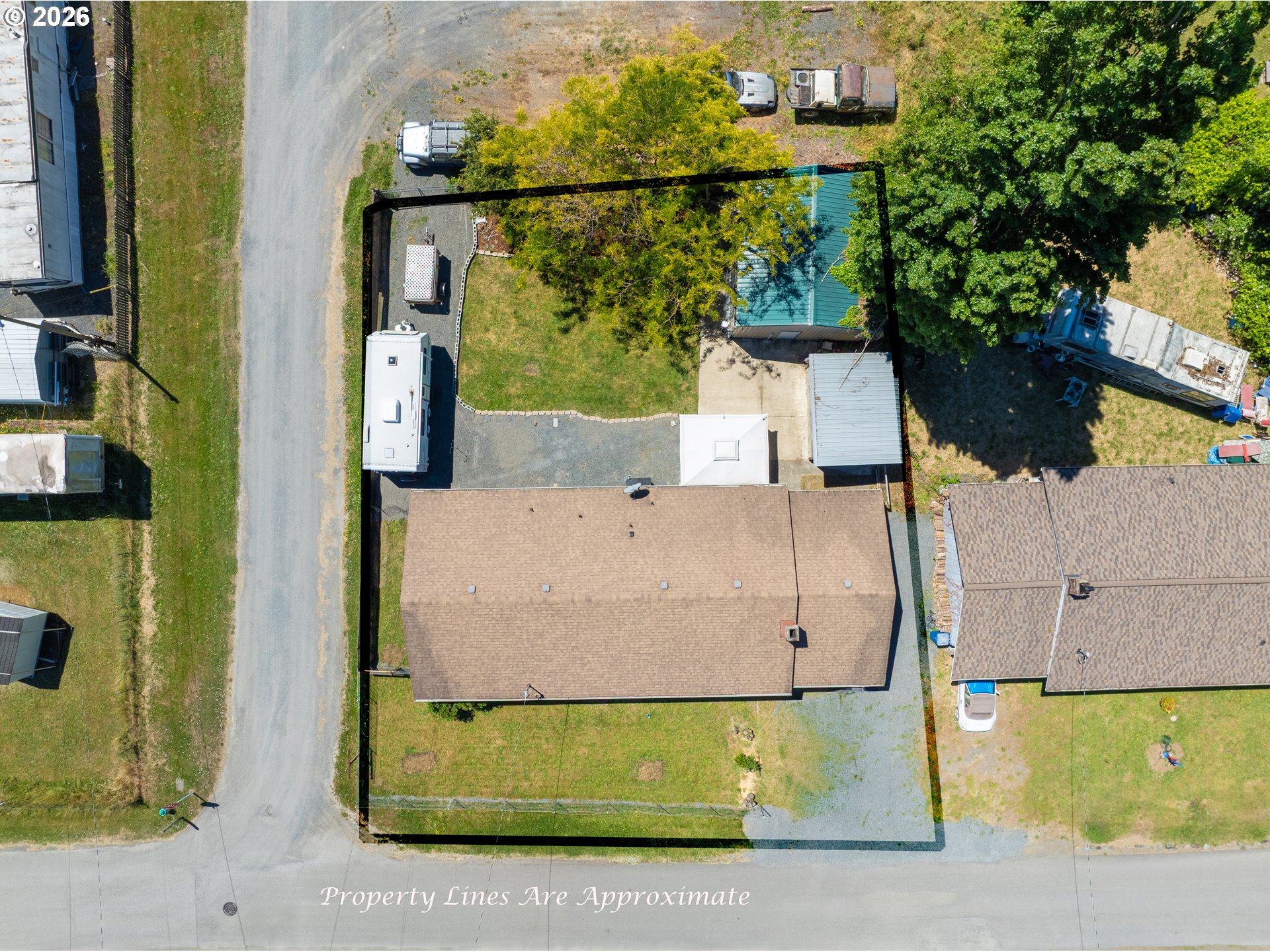 321 W Date St Property Photo 5
