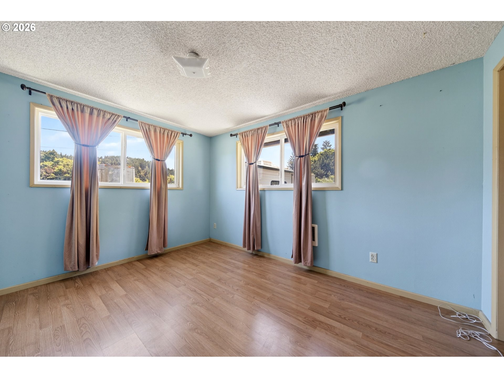 321 W Date St Property Photo 14