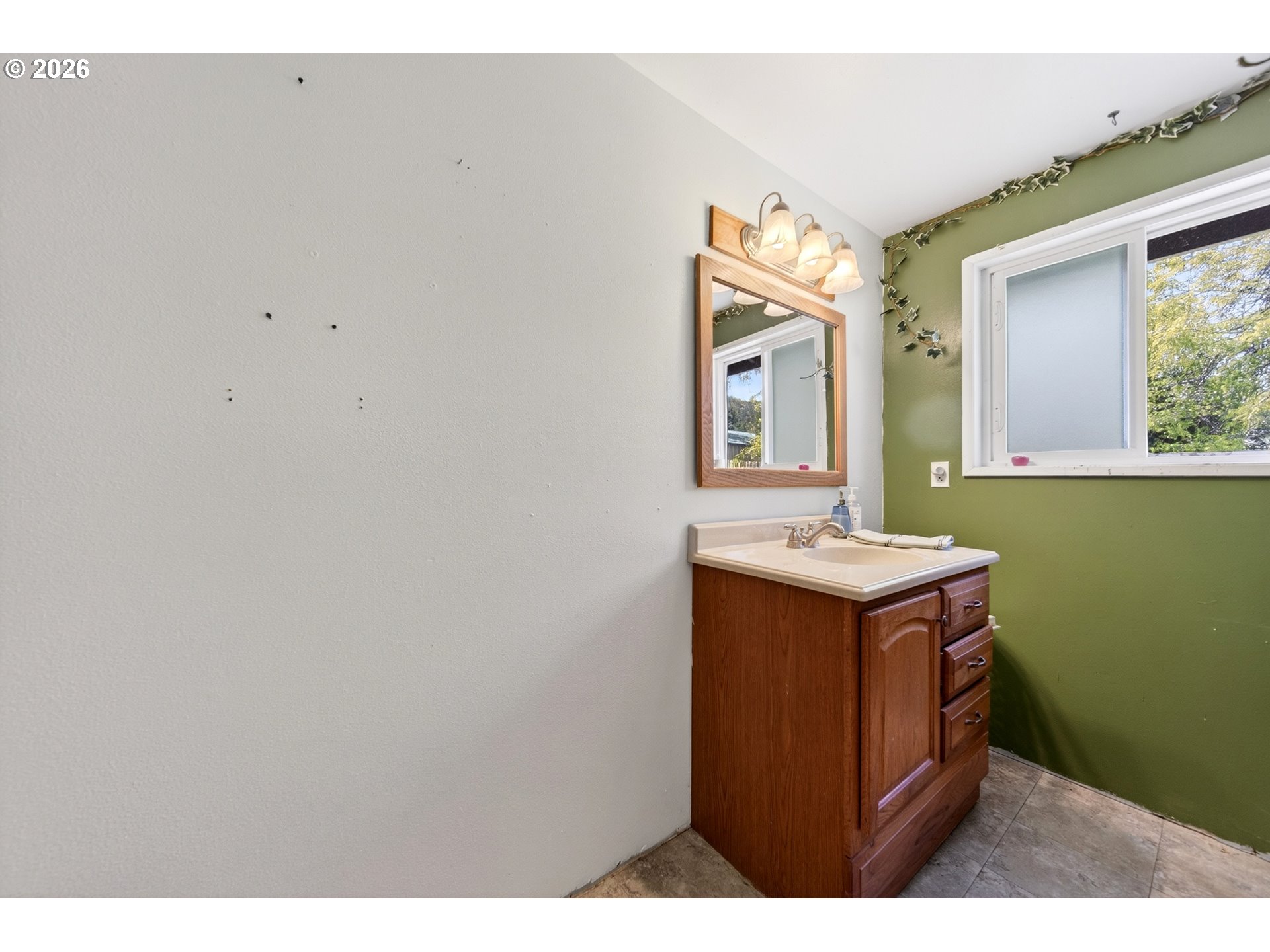 321 W Date St Property Photo 16