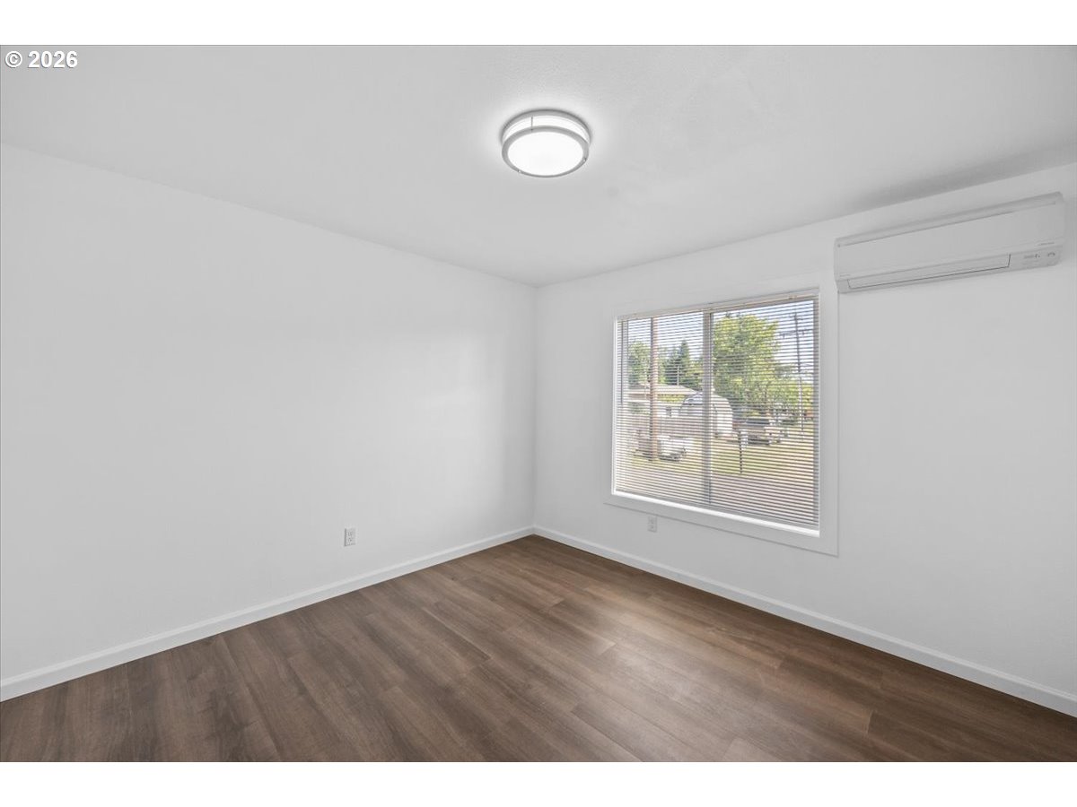512 Nw Cecil Ave Property Photo 15
