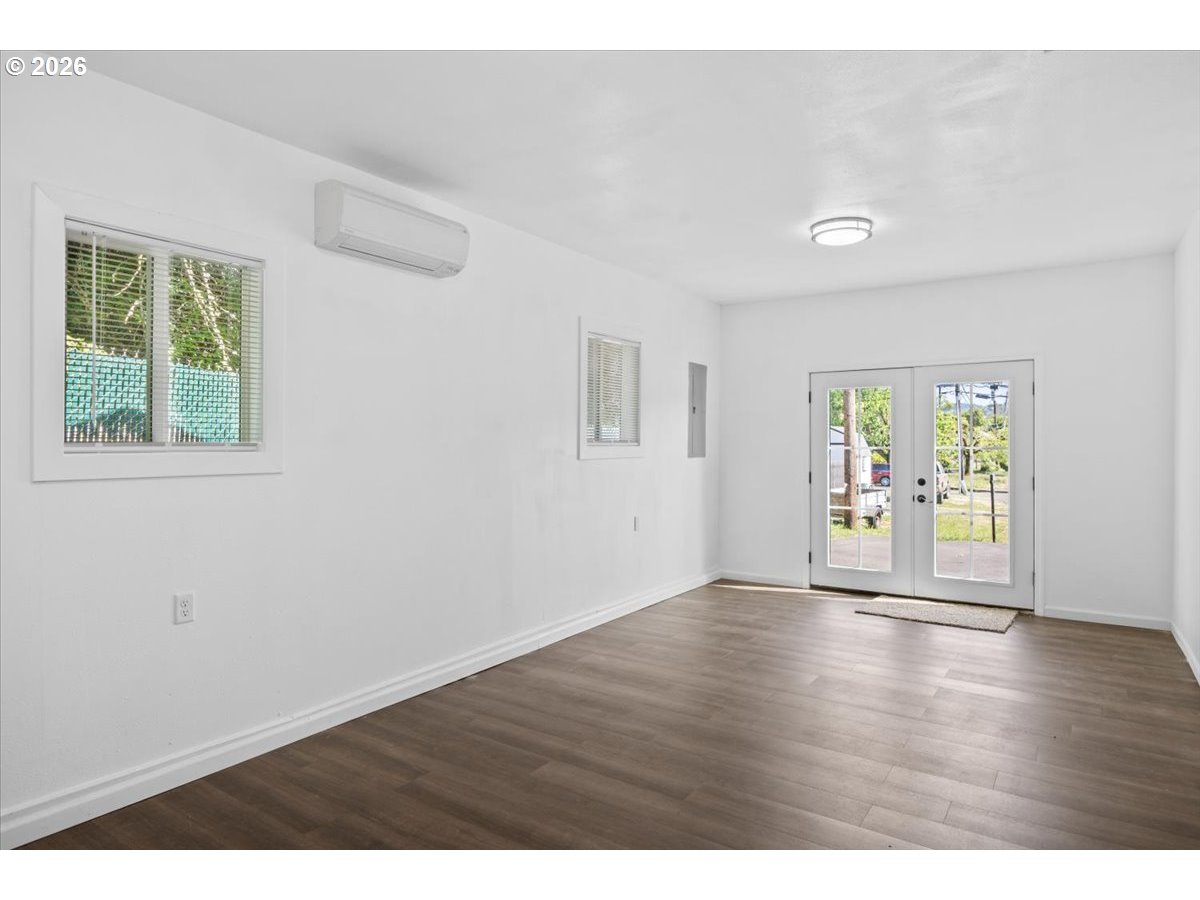 512 Nw Cecil Ave Property Photo 16