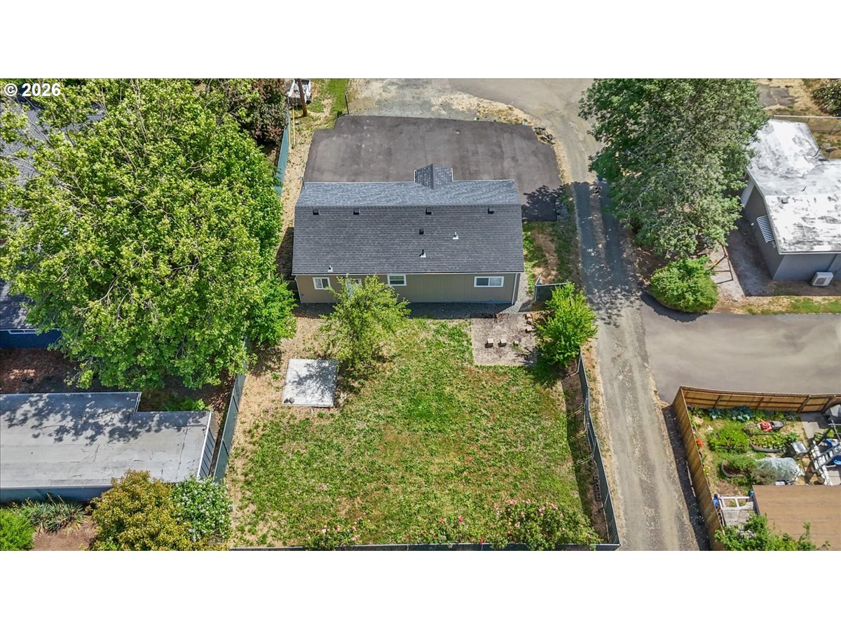 512 Nw Cecil Ave Property Photo 22