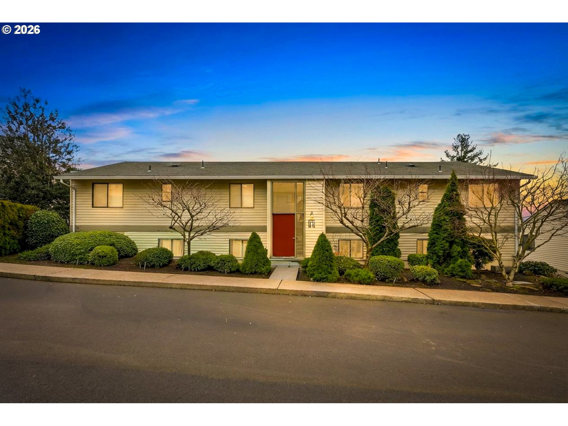 12088 Sw King Arthur St B Property Photo 1
