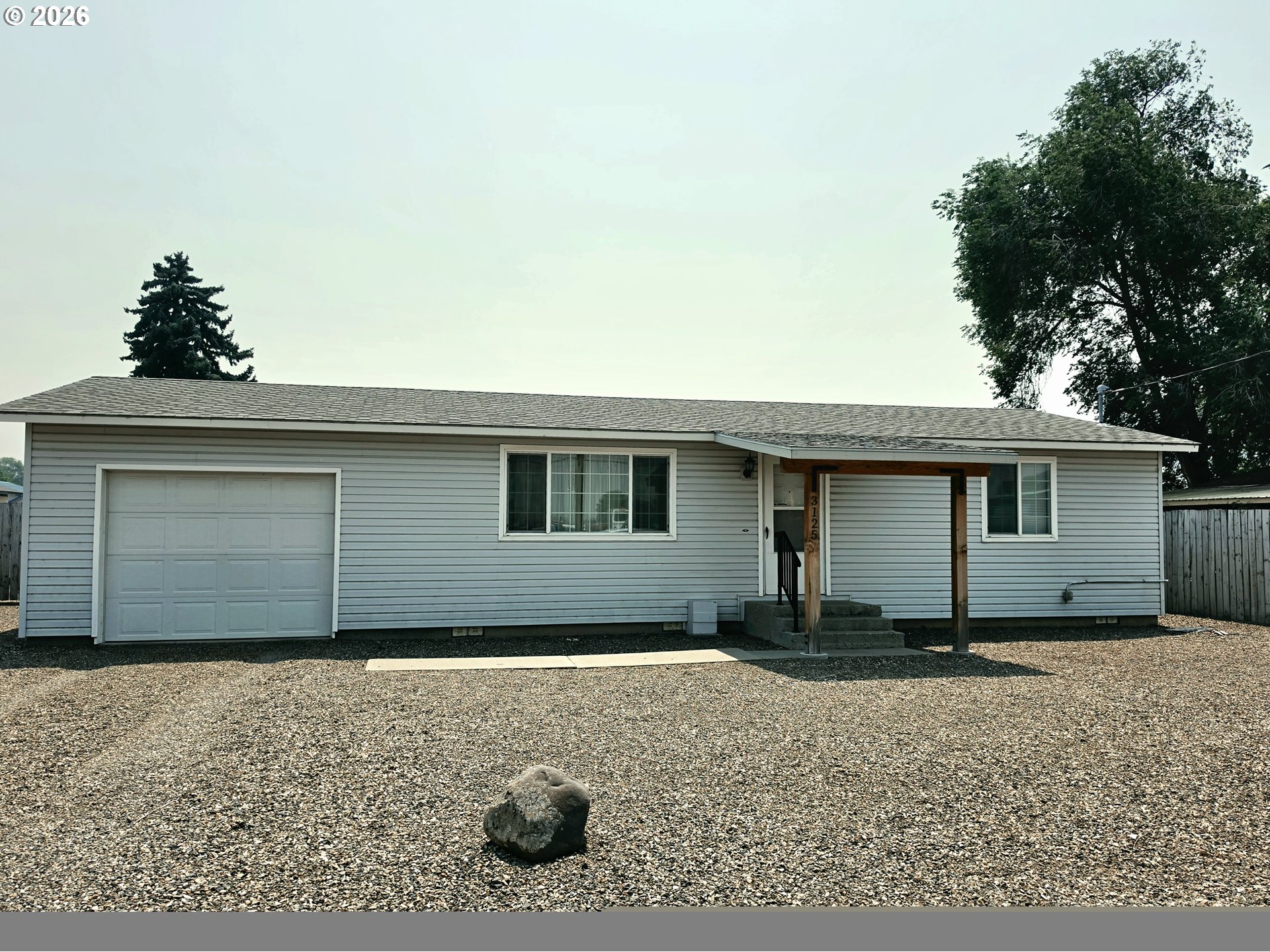 3125 E St Property Photo 2