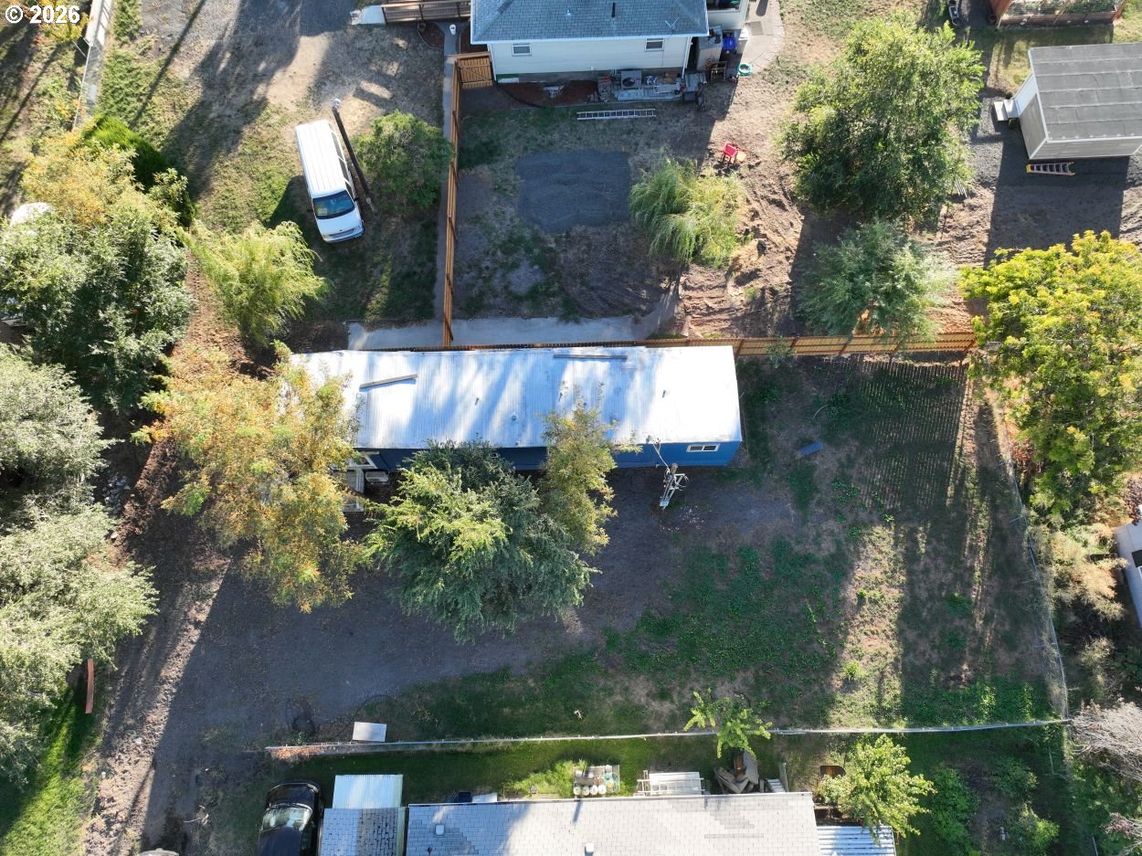 911 Kingsley St Property Photo 2