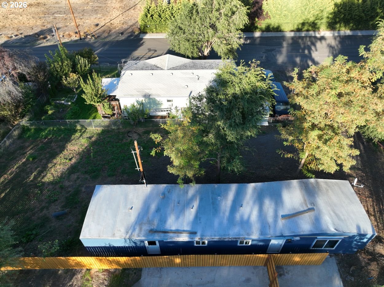 911 Kingsley St Property Photo 5