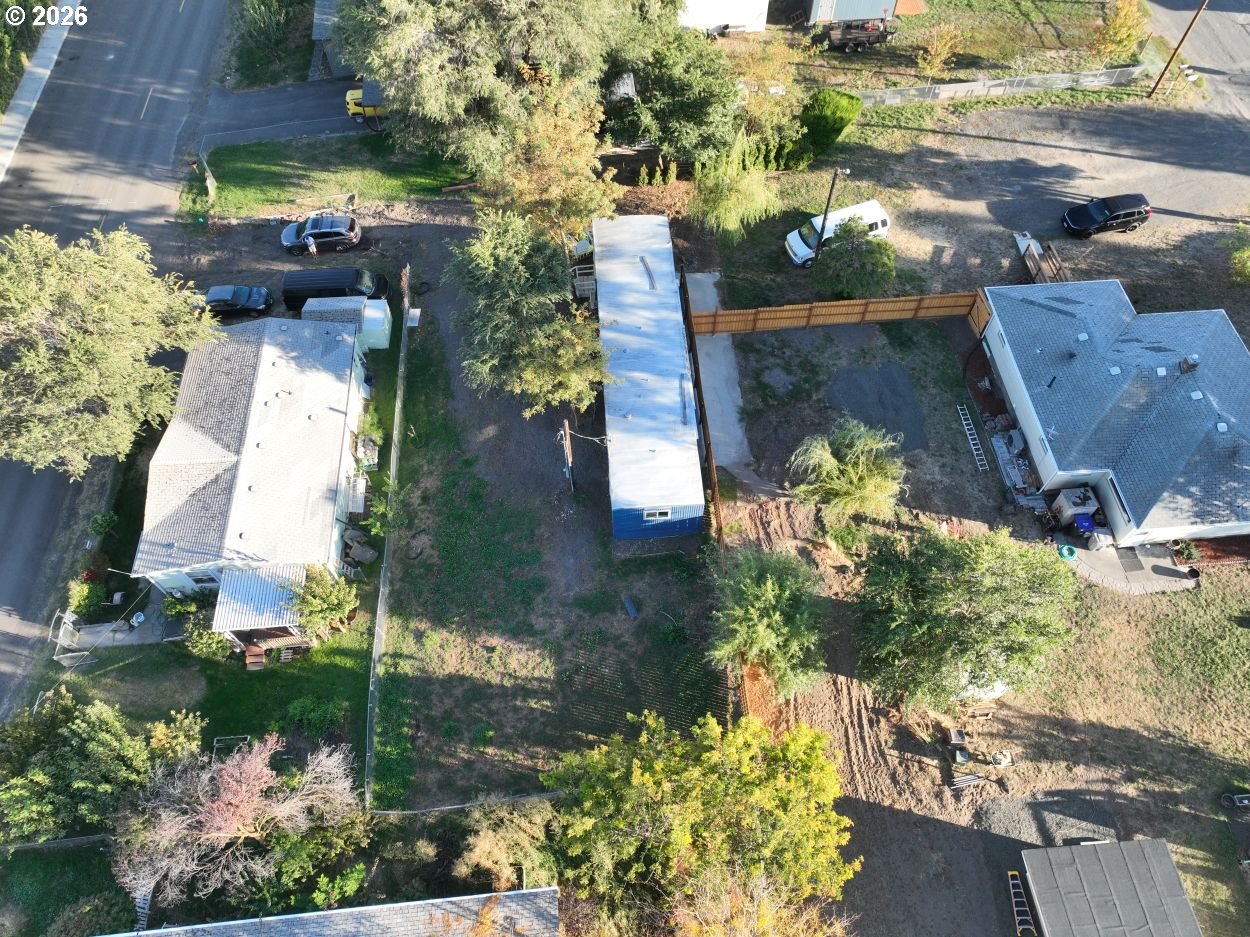 911 Kingsley St Property Photo 7
