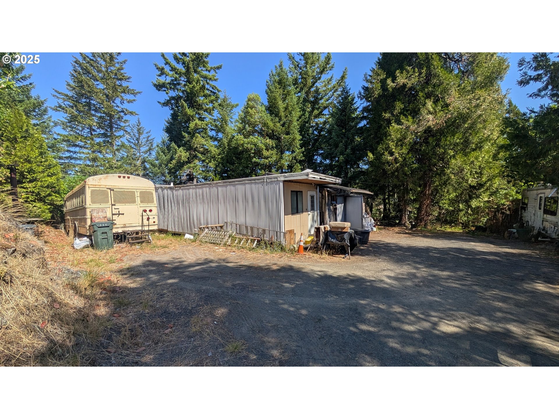 900 Old Cabin Dr Property Photo 1