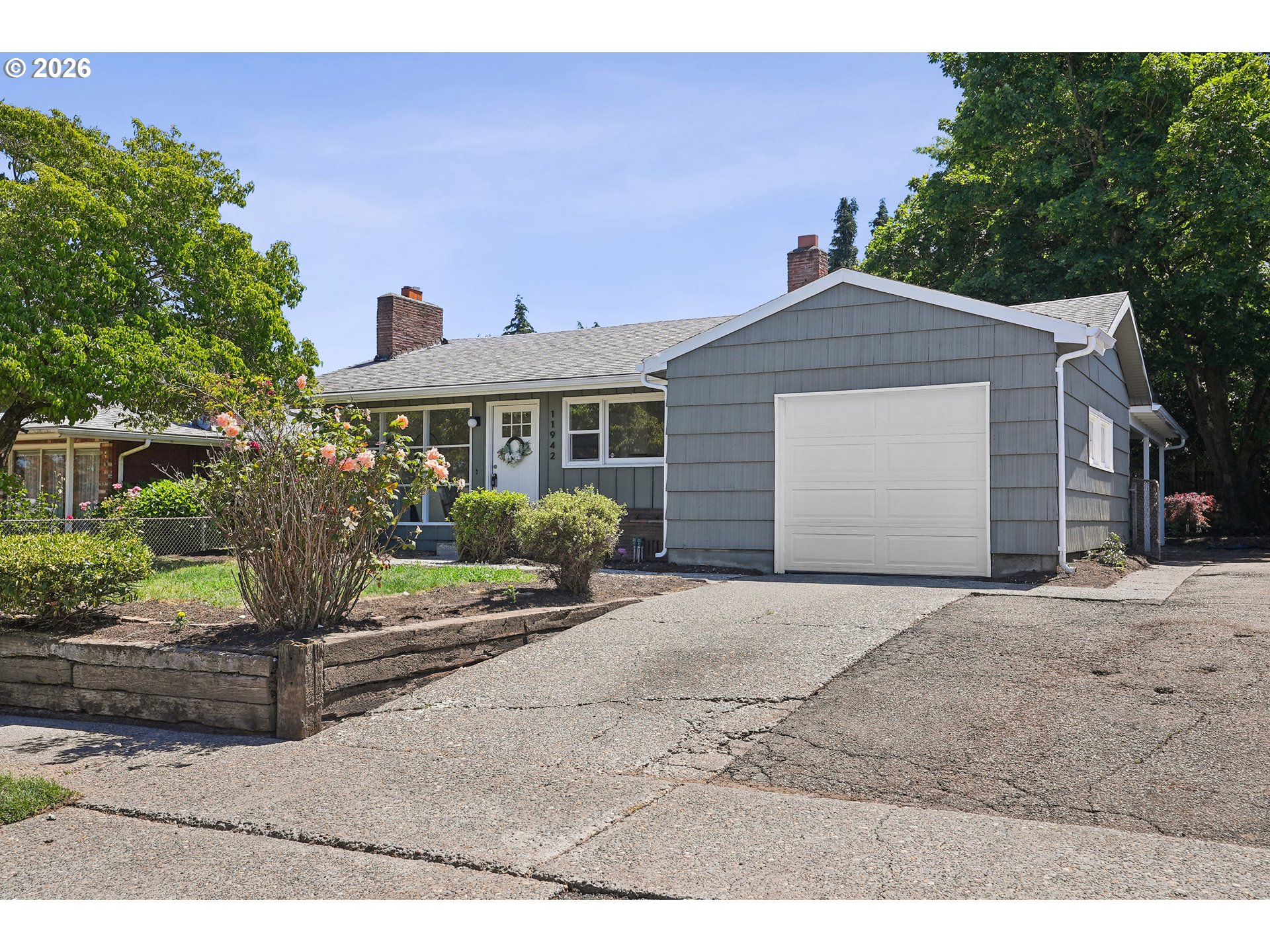 11942 Ne Siskiyou St Property Photo 1