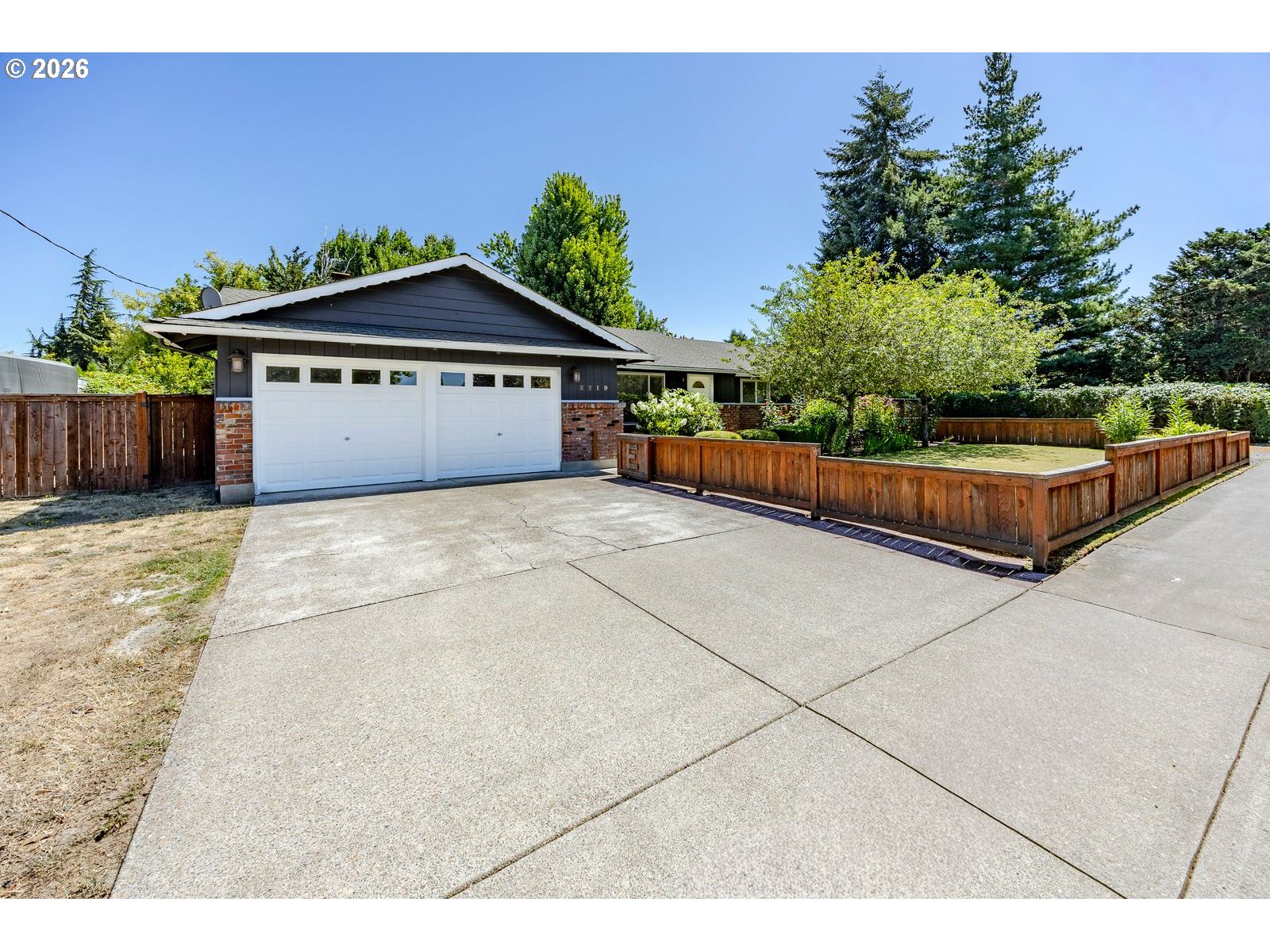 2219 19th St Property Photo 1