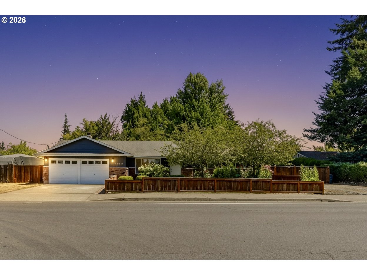 2219 19th St Property Photo 3
