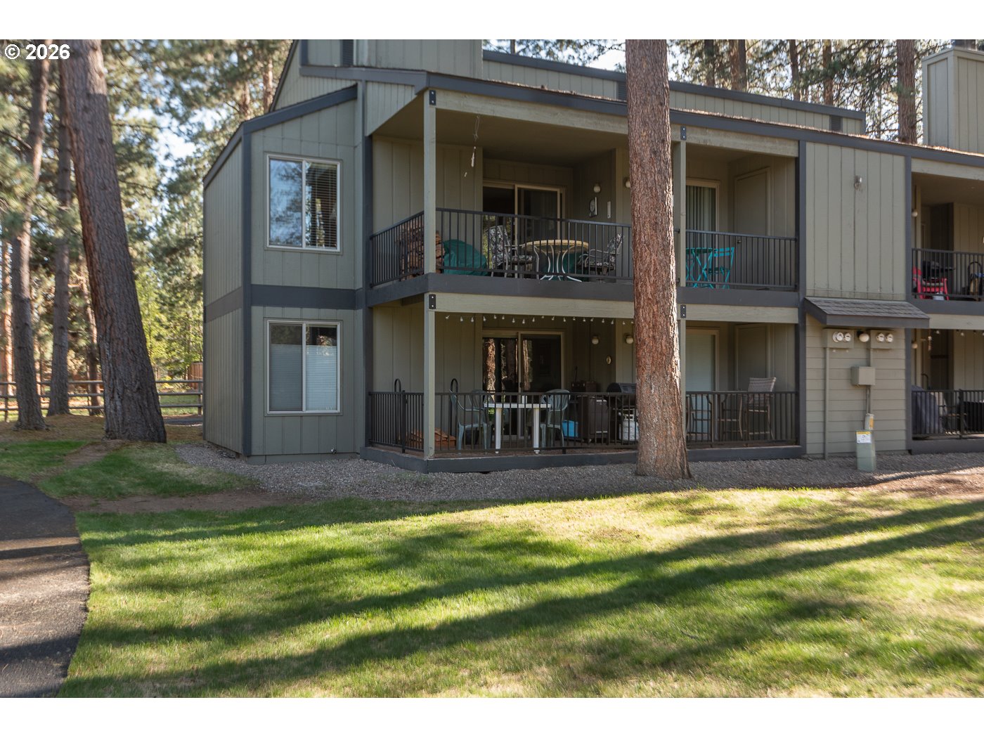 827 E Desperado Trl 202 Property Photo 1