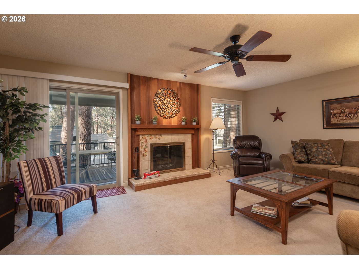 827 E Desperado Trl 202 Property Photo 4