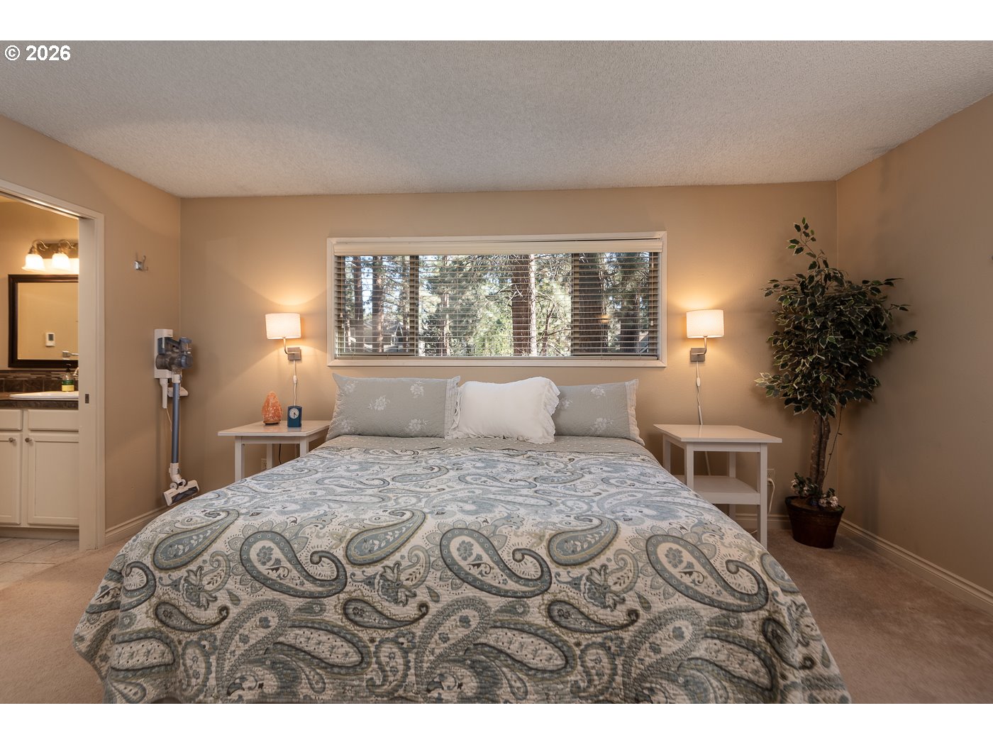 827 E Desperado Trl 202 Property Photo 9