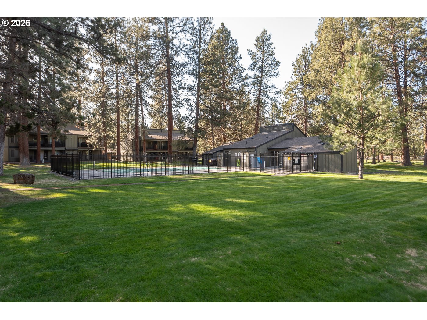 827 E Desperado Trl 202 Property Photo 18