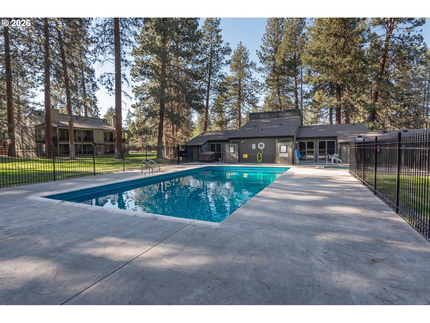 827 E Desperado Trl 202 Property Photo 19