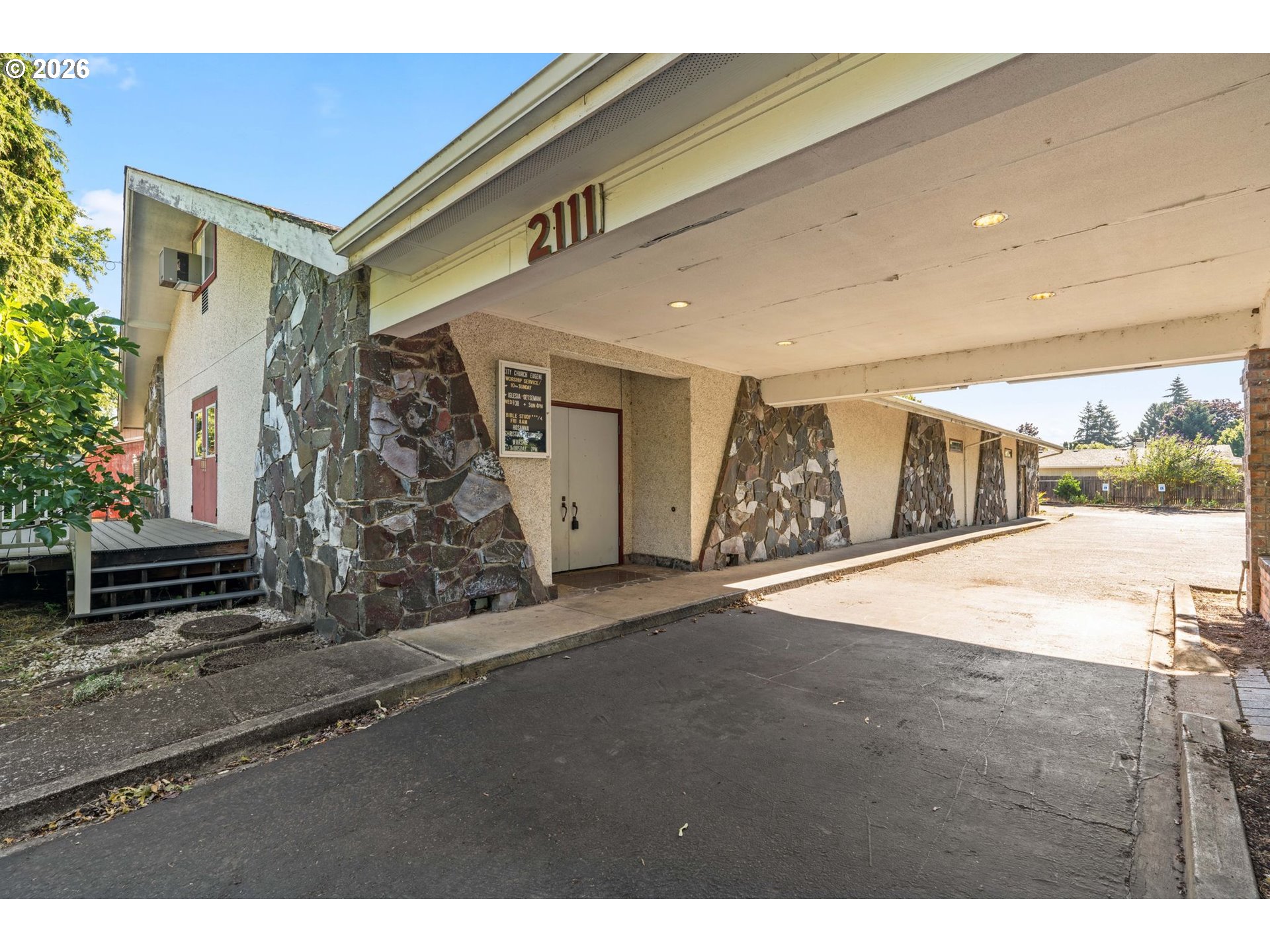 2111 Minnesota St Property Photo 1