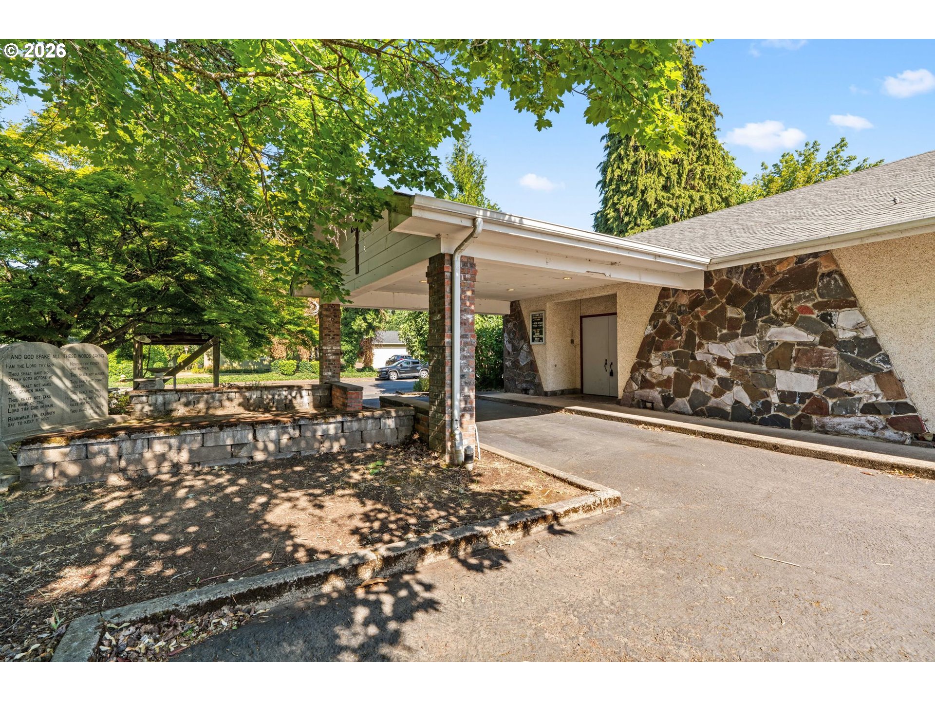 2111 Minnesota St Property Photo 2
