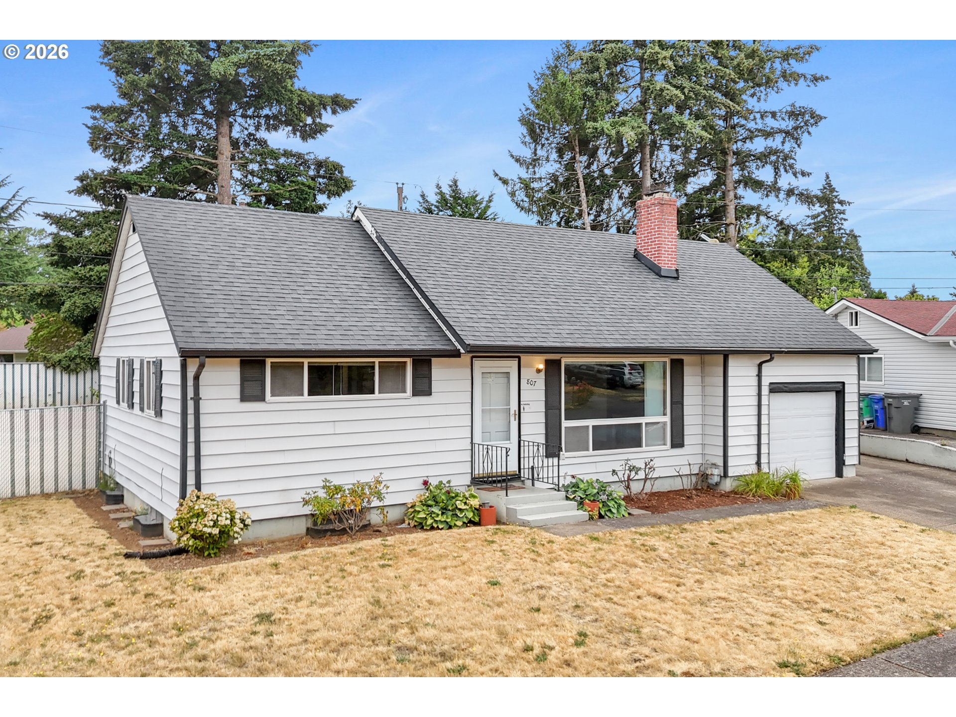 807 SE 169TH DR Property Photo 1