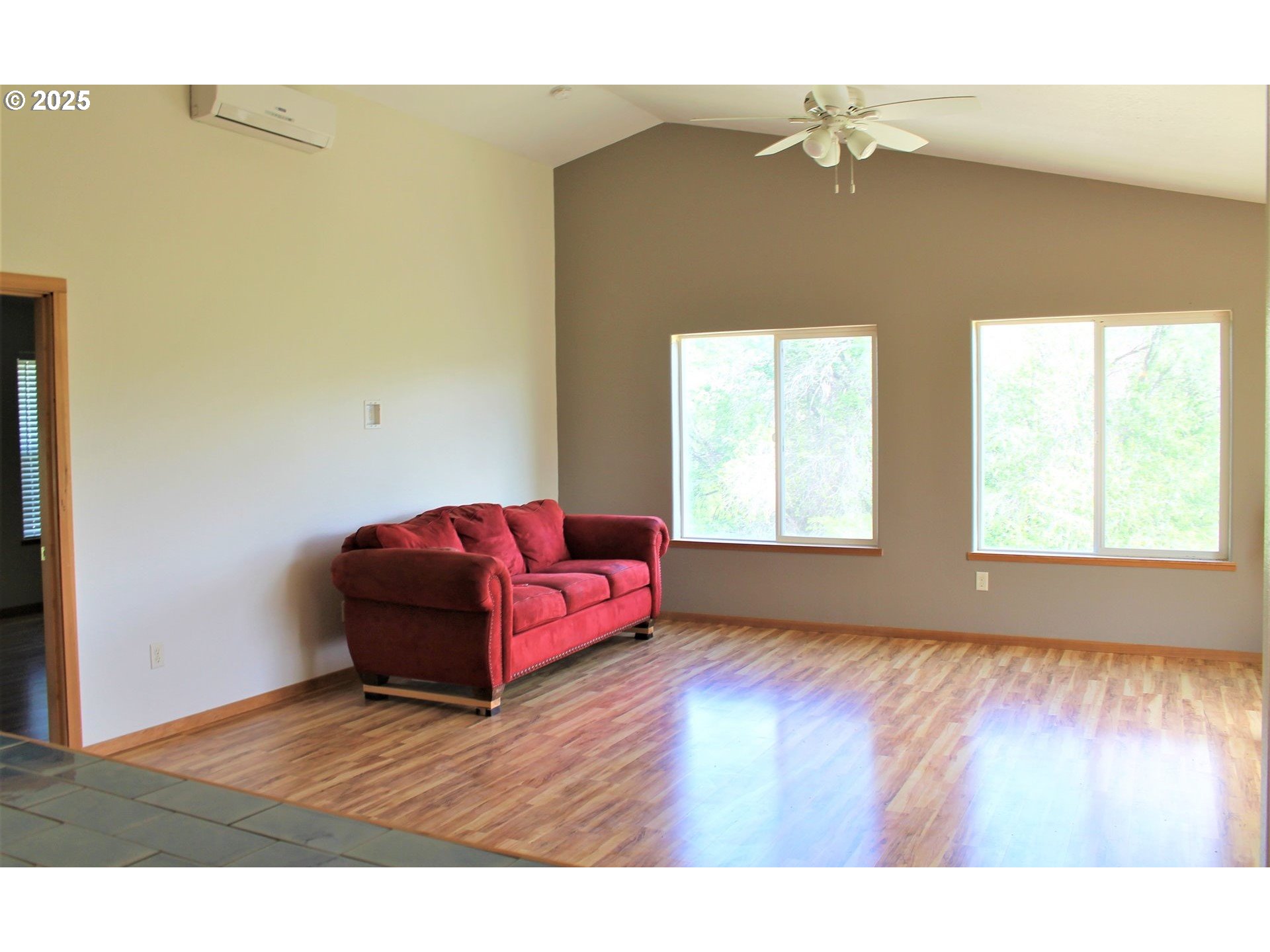 207 W Franklin Ave Property Photo 27