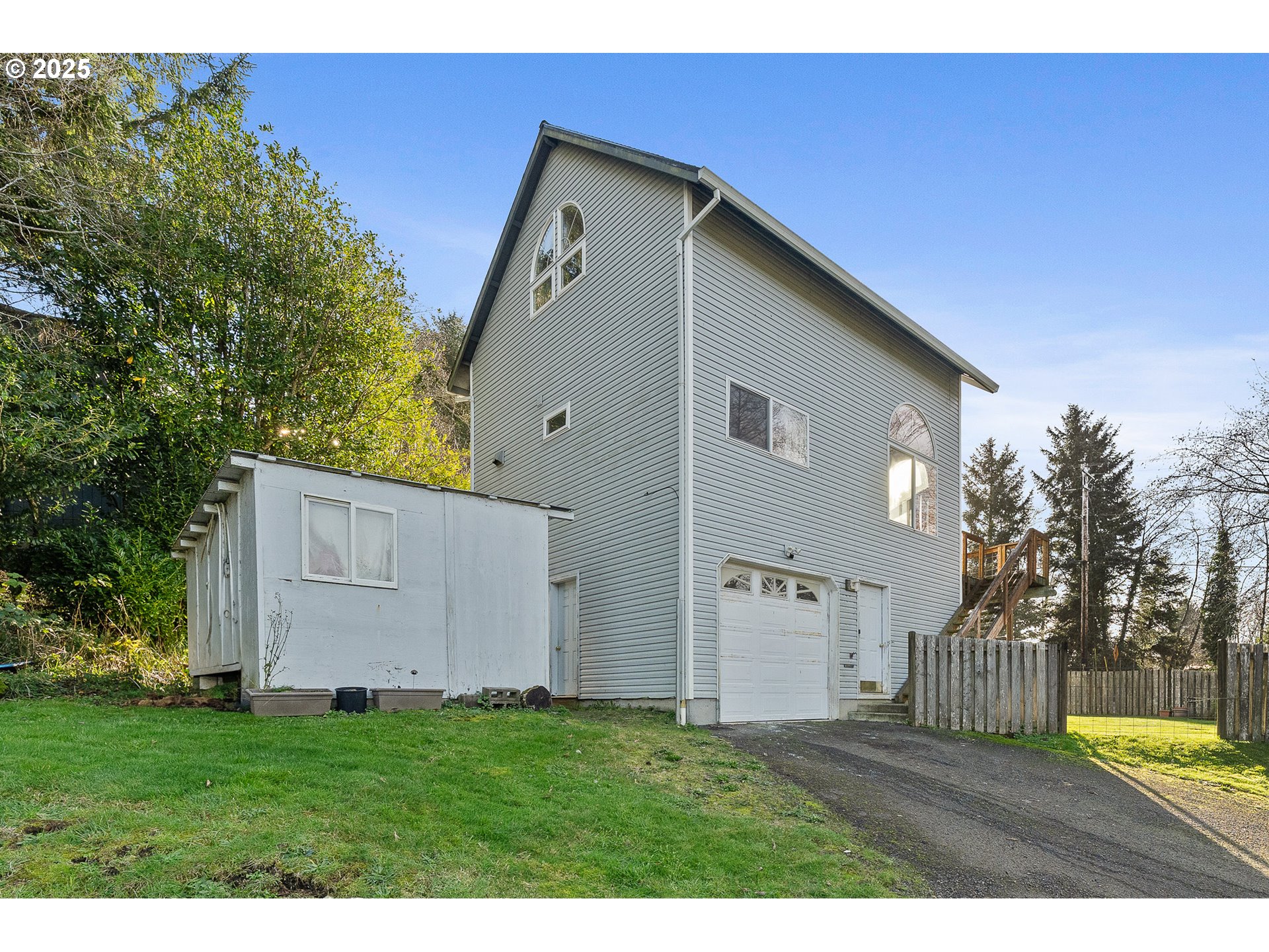 4805 Leonard St Property Photo 2