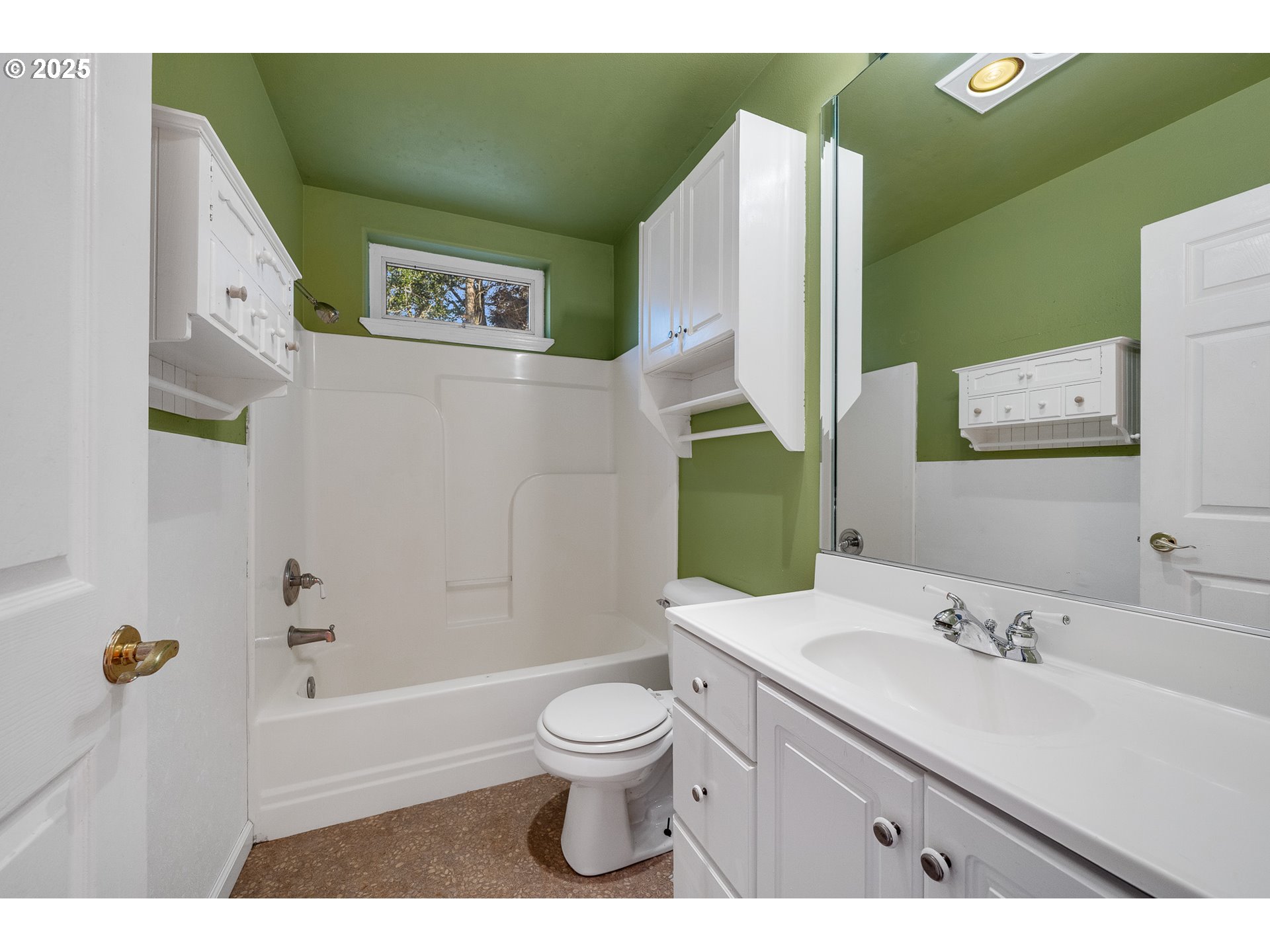 4805 Leonard St Property Photo 5