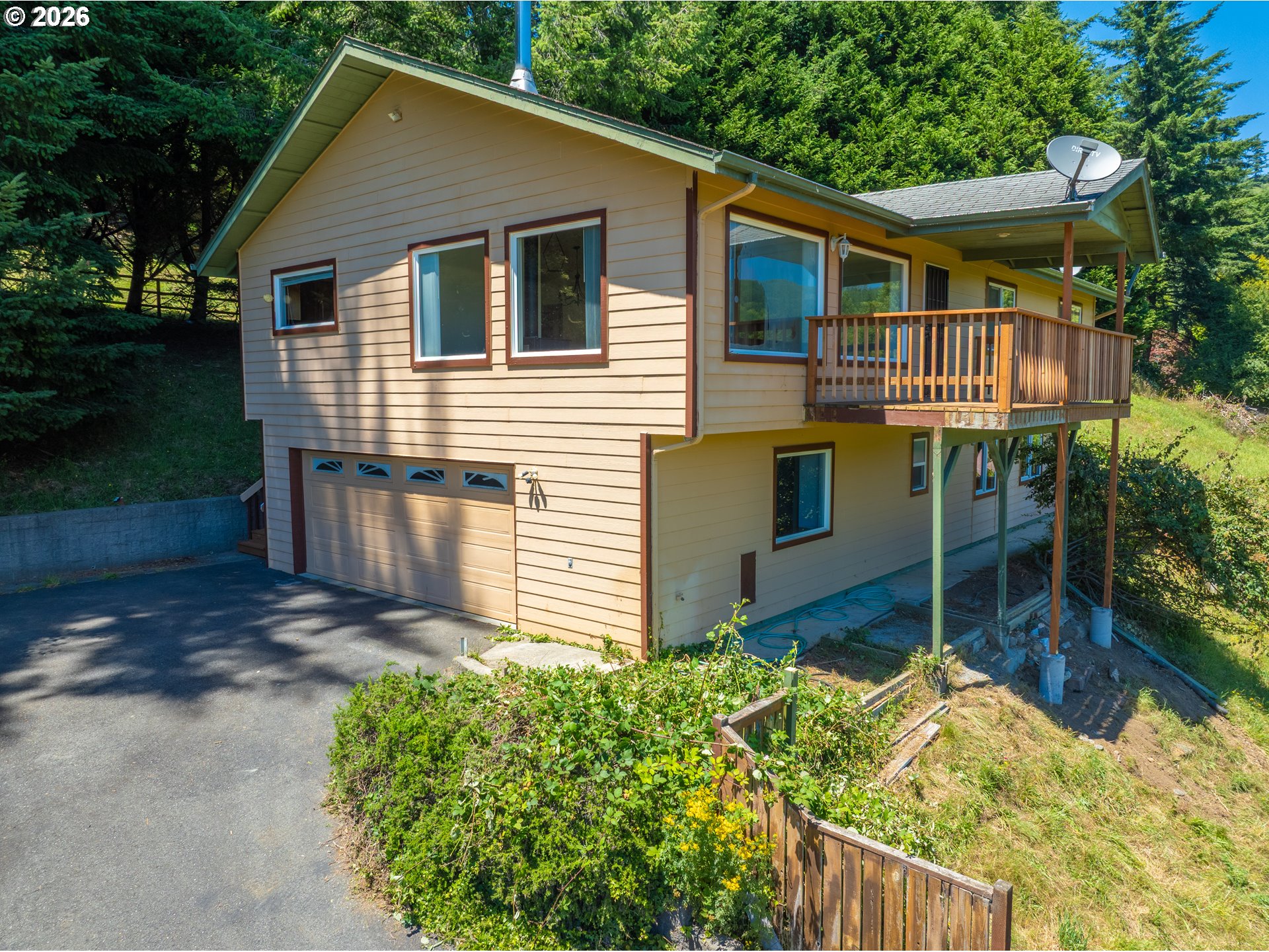 16708 Thompson Rd Property Photo 1