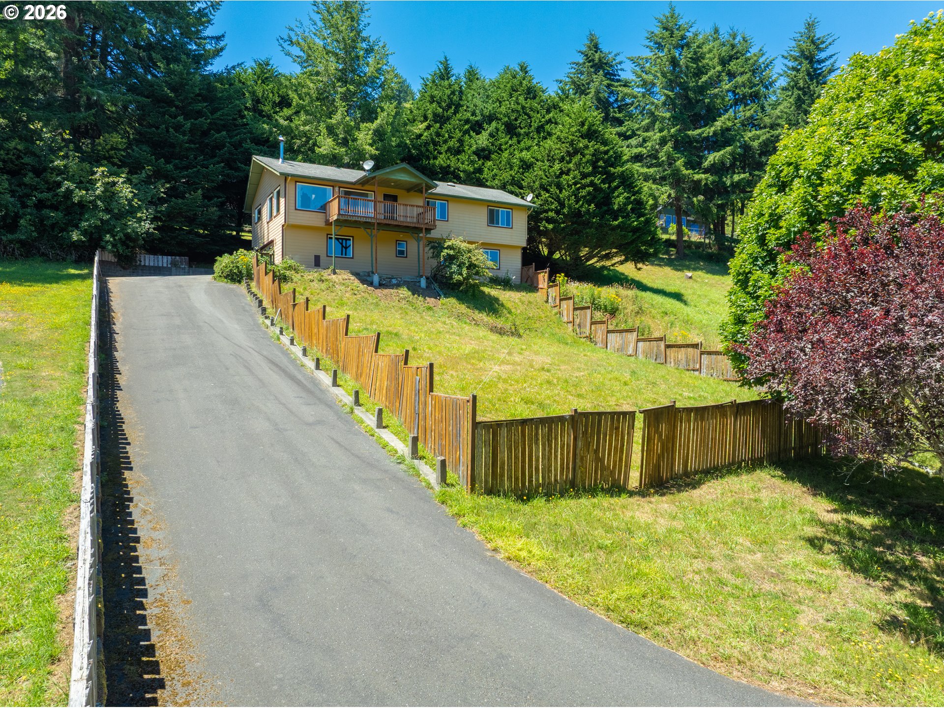 16708 Thompson Rd Property Photo 2