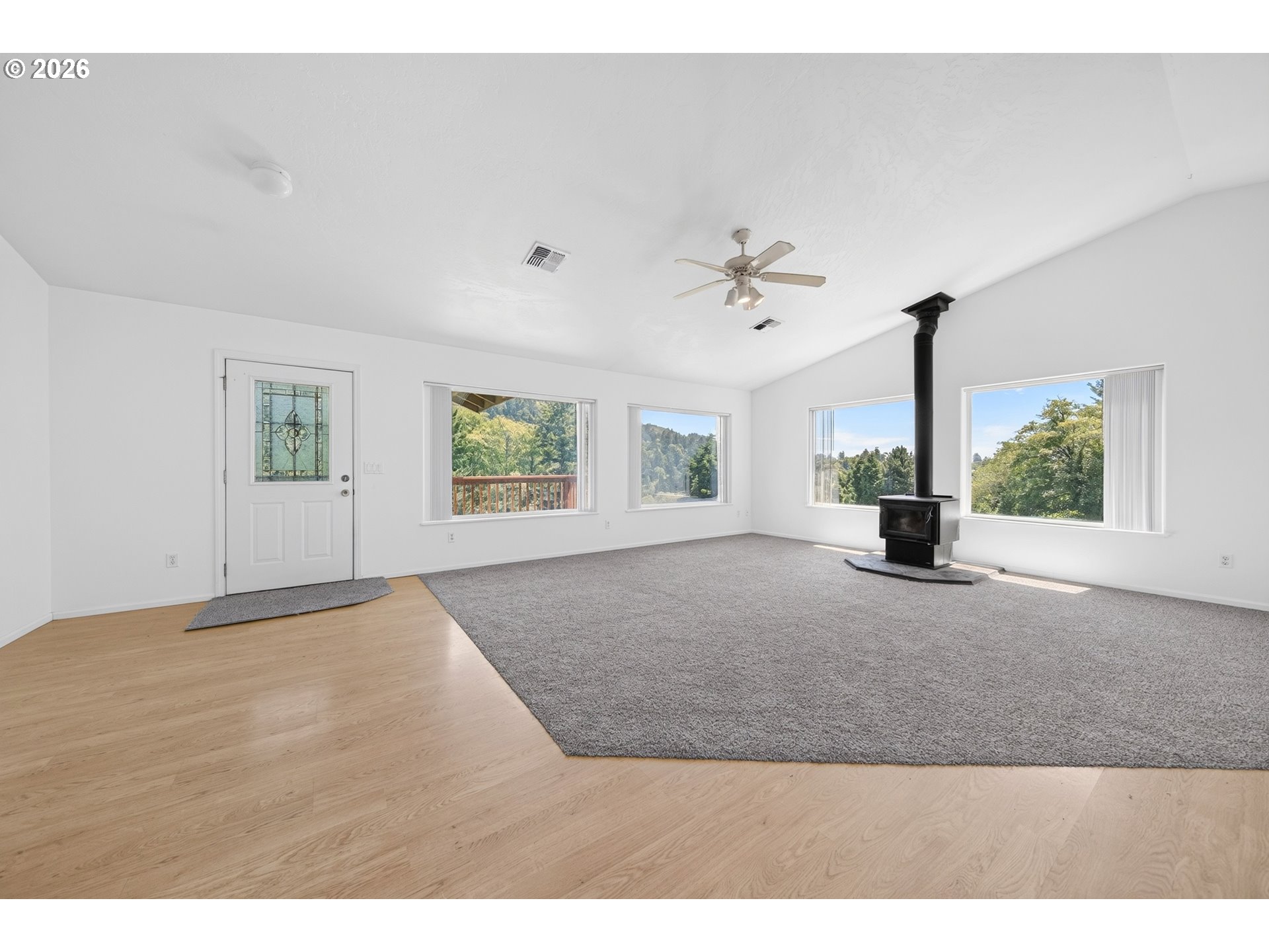 16708 Thompson Rd Property Photo 4