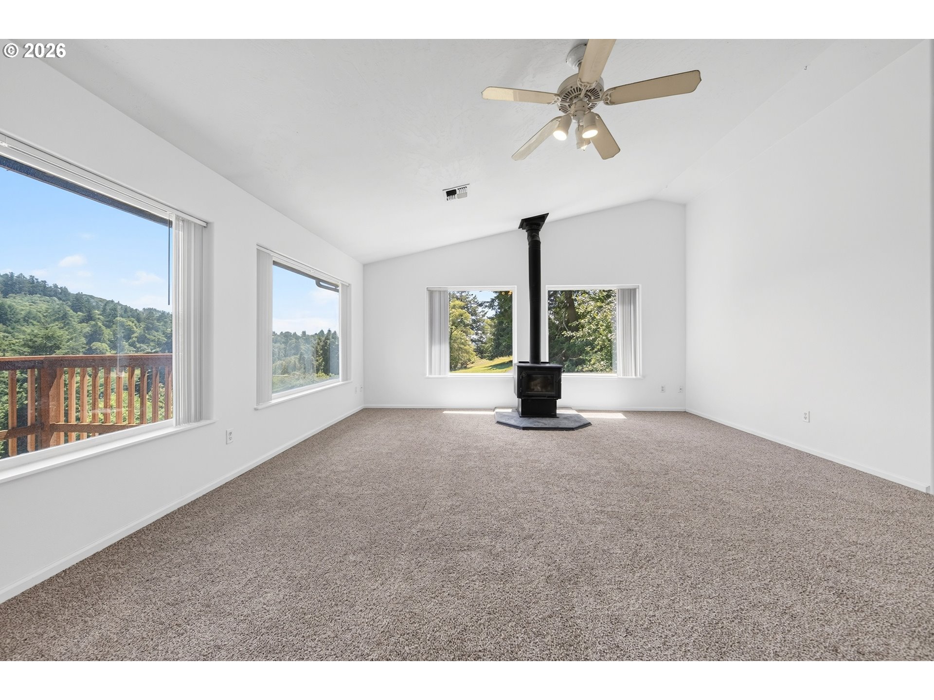 16708 Thompson Rd Property Photo 5