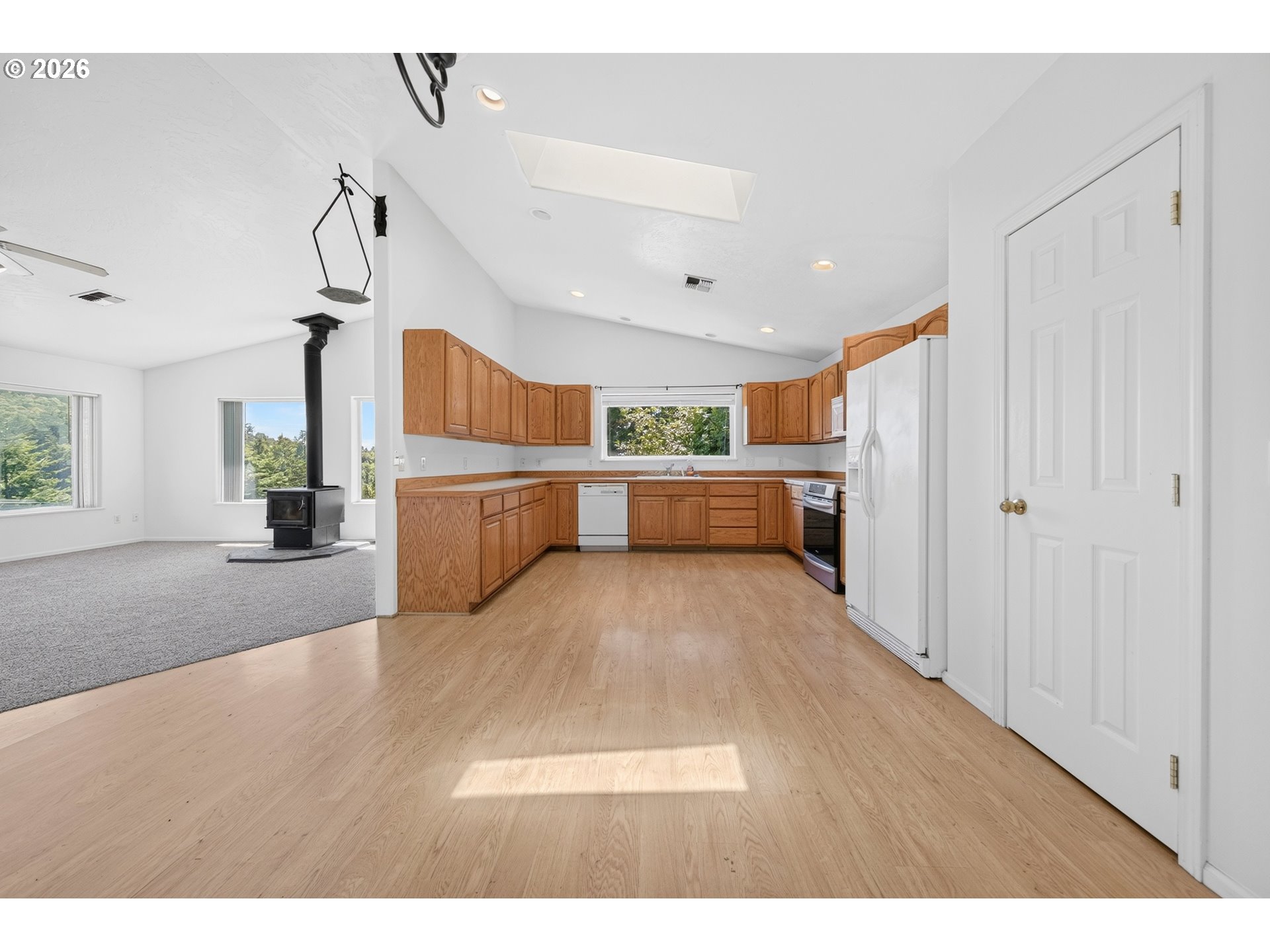 16708 Thompson Rd Property Photo 8