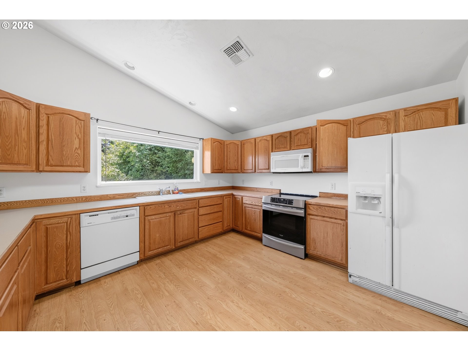 16708 Thompson Rd Property Photo 9