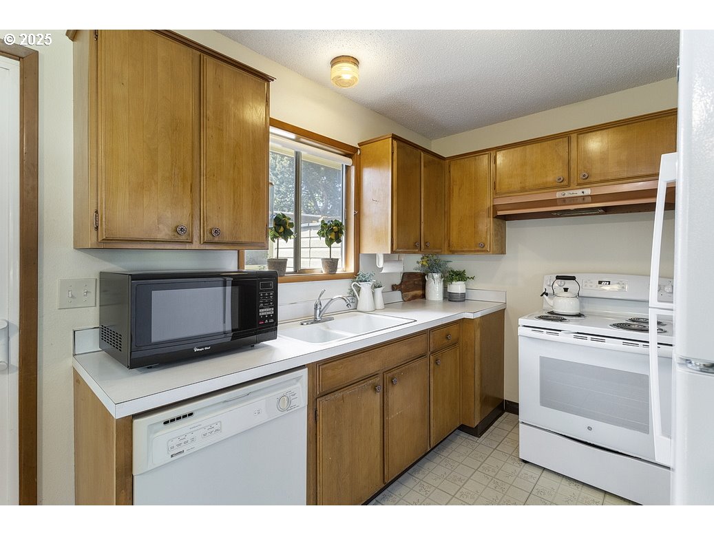 12395 Se Main St Property Photo 15